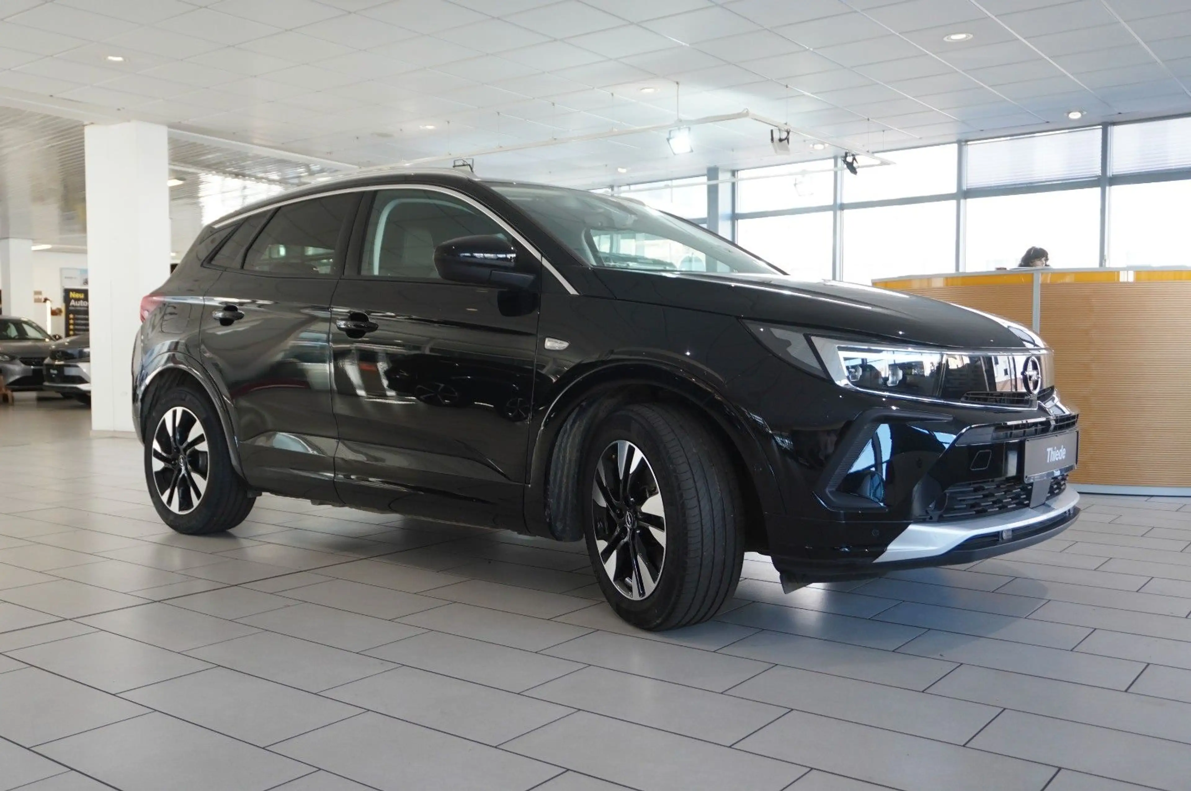 Opel Grandland X ULTIMATE 4HYBRID NAVI/LED/SPORT/SH — photo 7