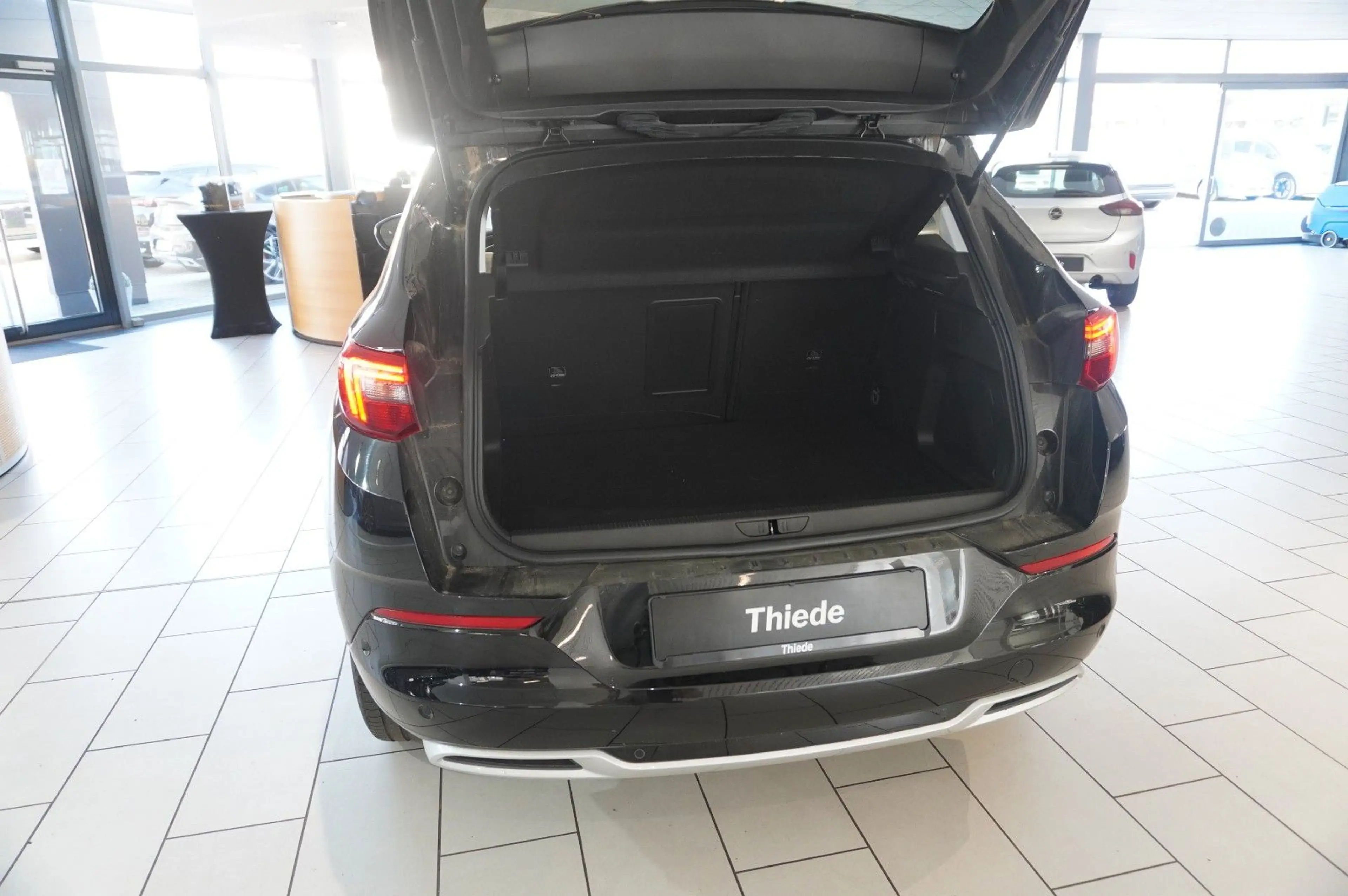 Opel Grandland X ULTIMATE 4HYBRID NAVI/LED/SPORT/SH — photo 13