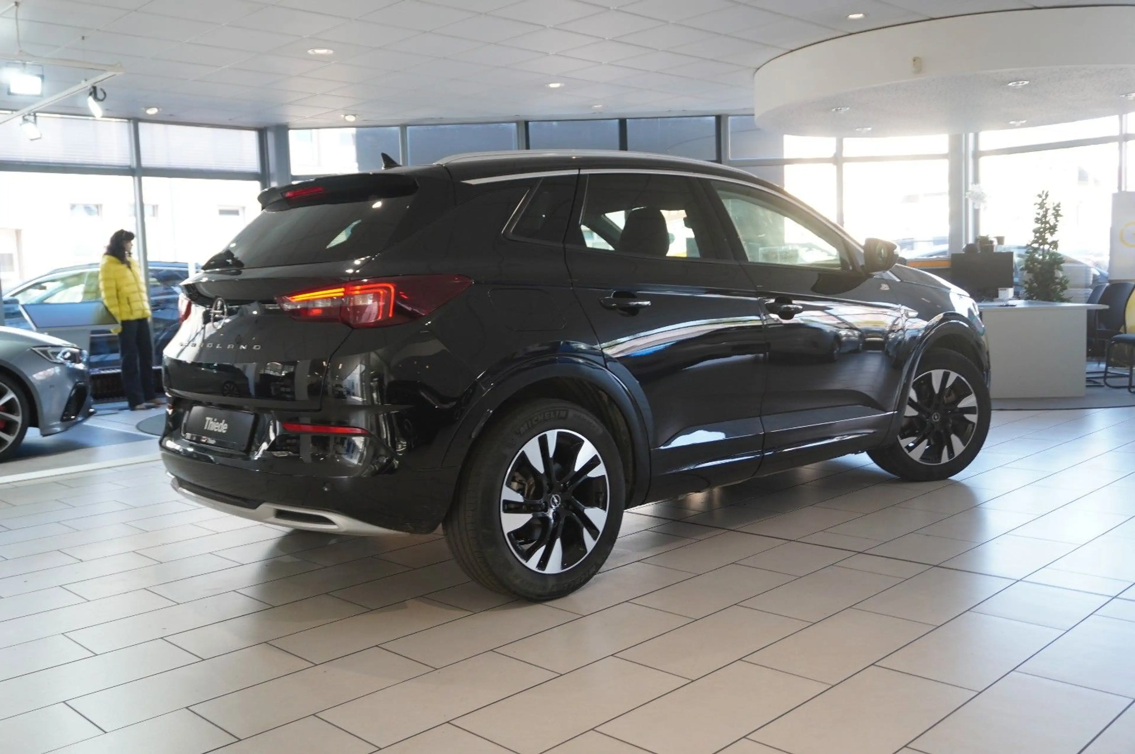 Opel Grandland X ULTIMATE 4HYBRID NAVI/LED/SPORT/SH — photo 9