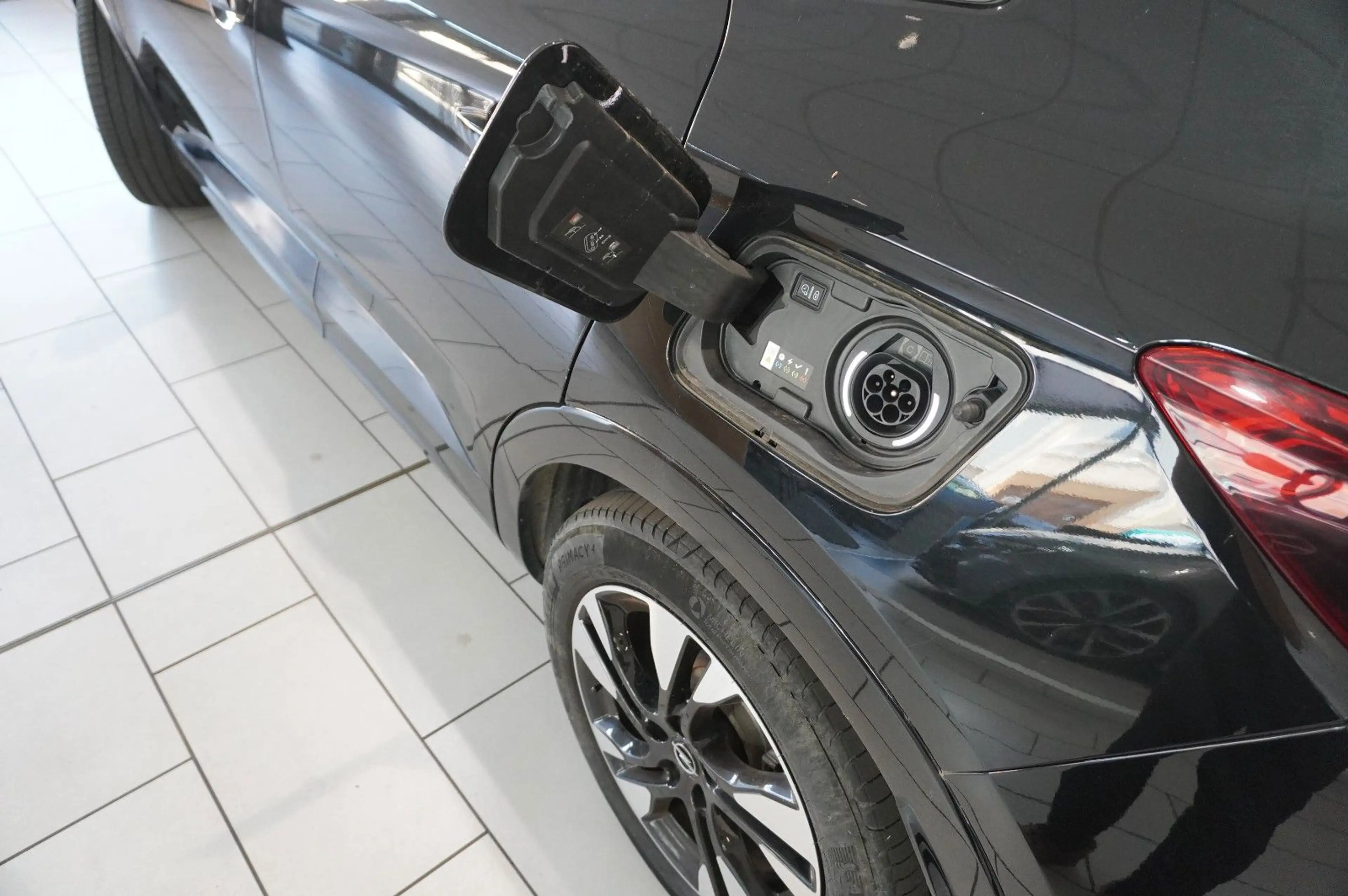 Opel Grandland X ULTIMATE 4HYBRID NAVI/LED/SPORT/SH — photo 12