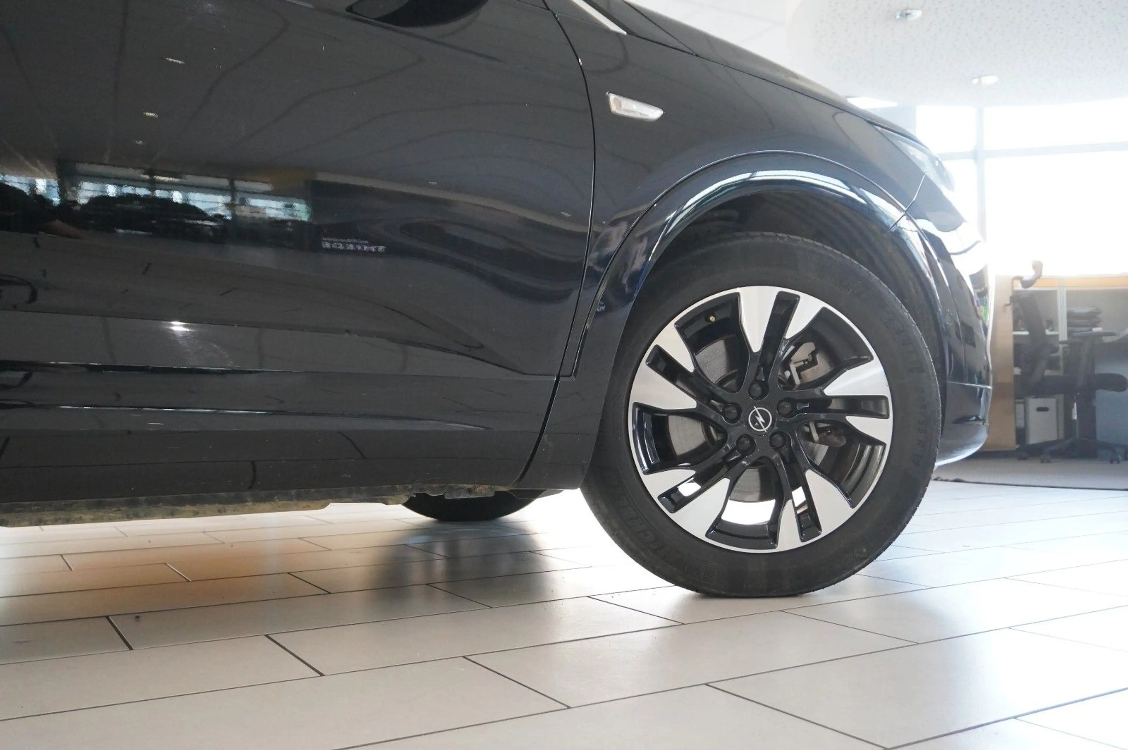 Opel Grandland X ULTIMATE 4HYBRID NAVI/LED/SPORT/SH — photo 8