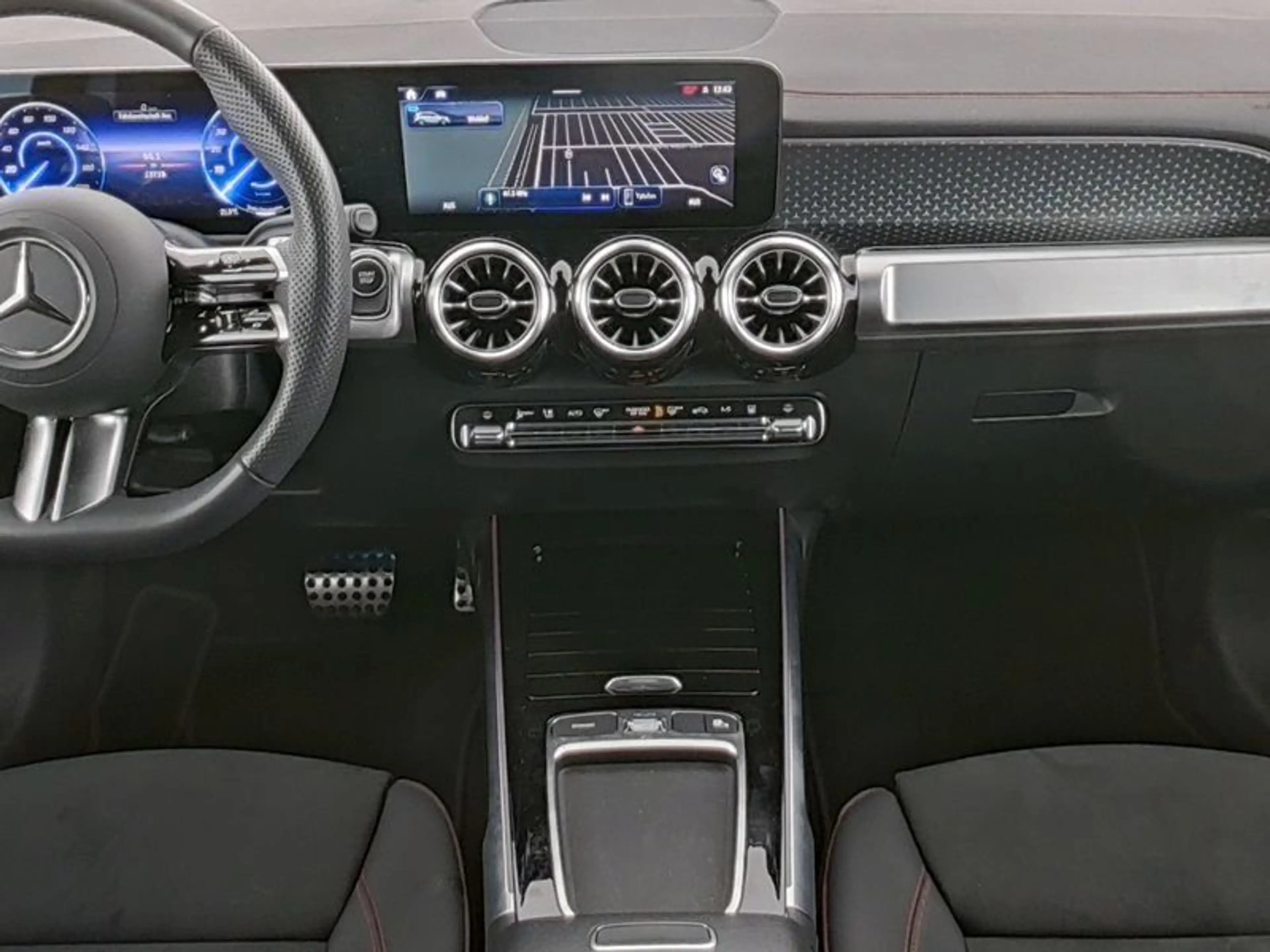 Mercedes-Benz EQB 250 AMG-ADVANCED+ MEMORY PANO DISTRO KEYLGO — photo 5