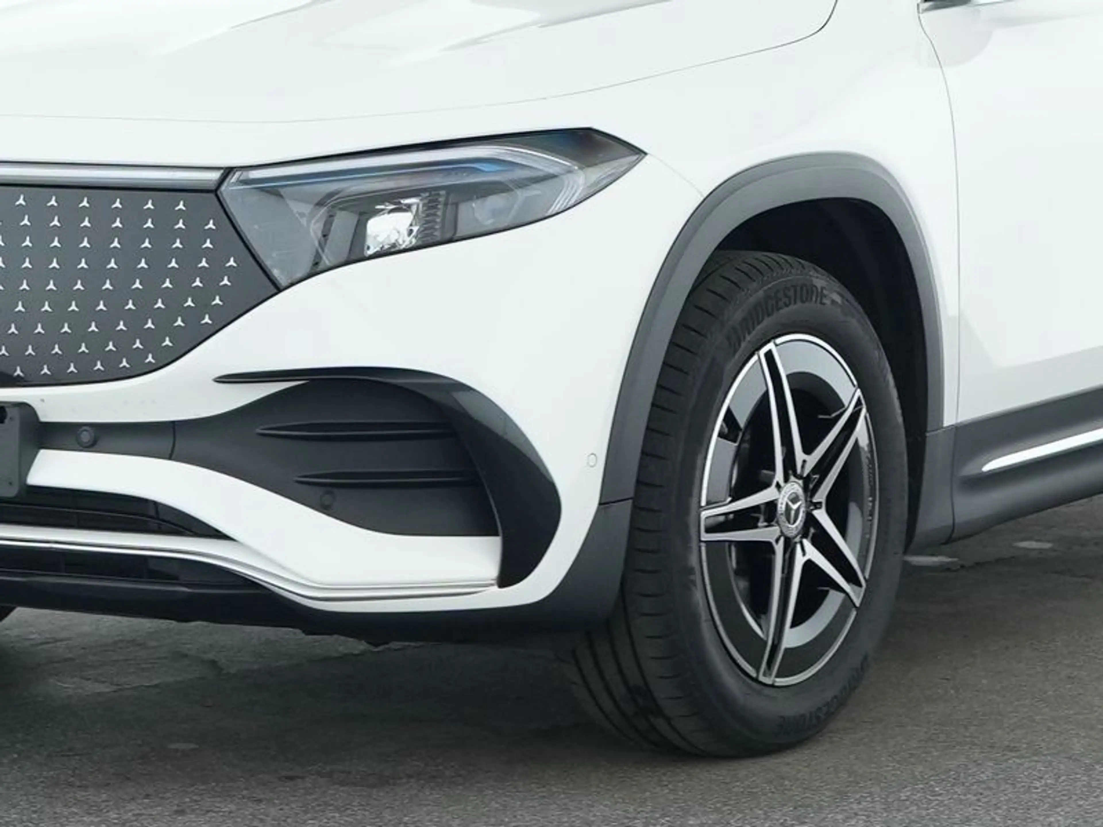 Mercedes-Benz EQB 250 AMG-ADVANCED+ MEMORY PANO DISTRO KEYLGO — photo 2