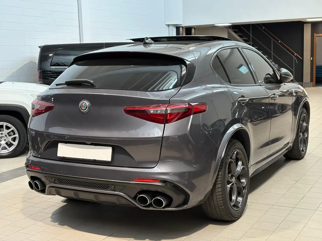 Alfa Romeo Stelvio 2023