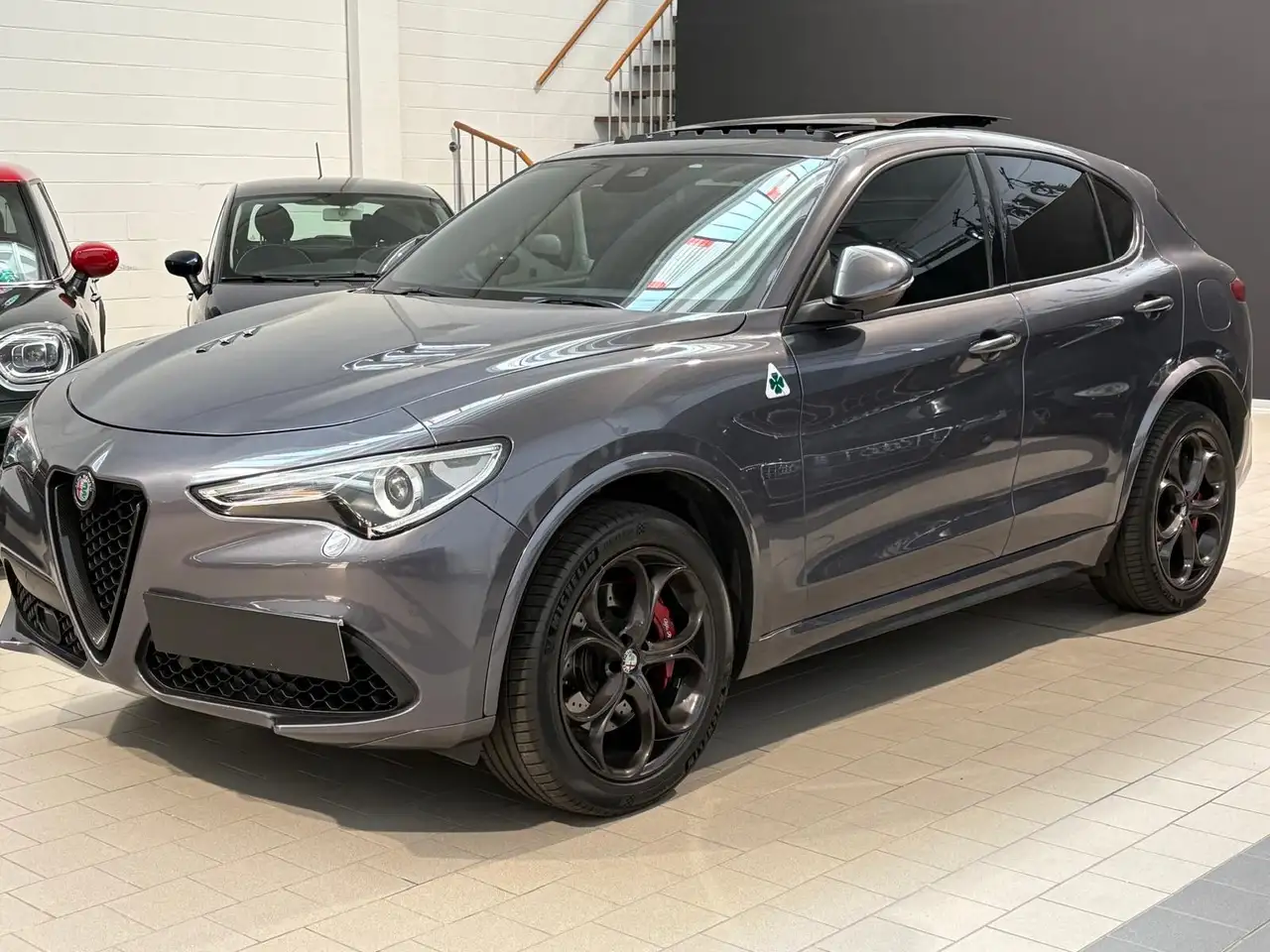Alfa Romeo Stelvio 2023 — фото 9