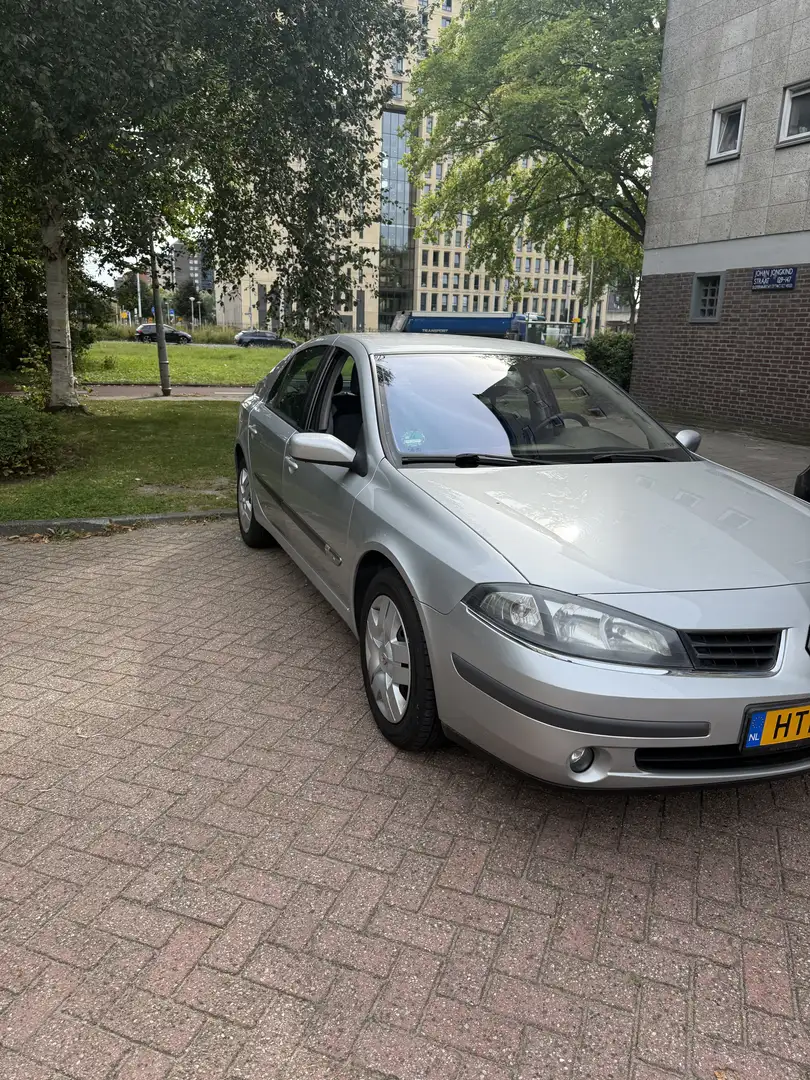 Renault Laguna 1.6-16V Tech Line Gri - 2