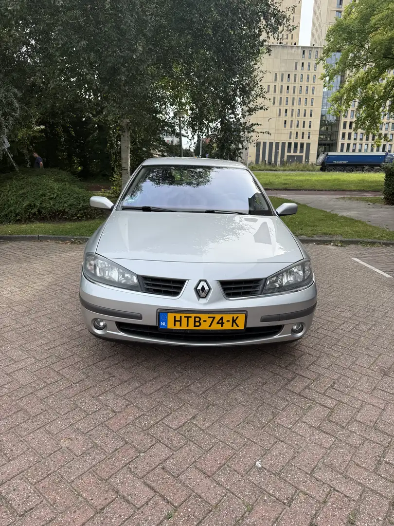 Renault Laguna 1.6-16V Tech Line Gri - 1