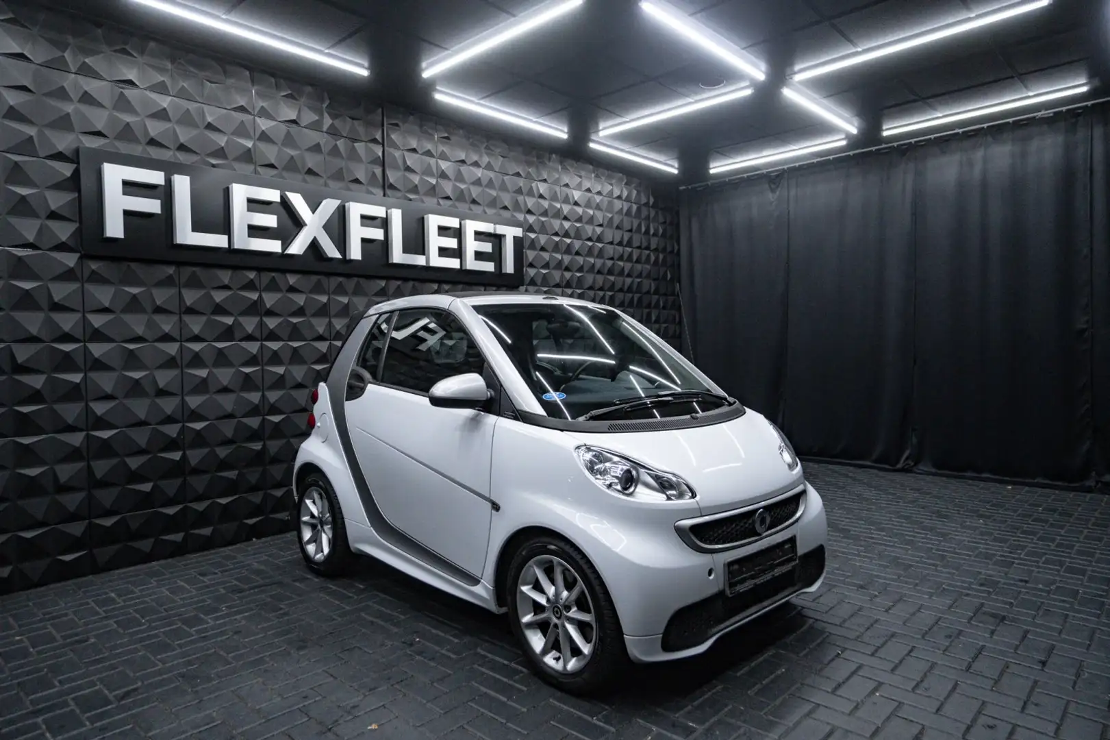 smart forTwo cdi EU5 Cabrio Passio Servo Silber - 2