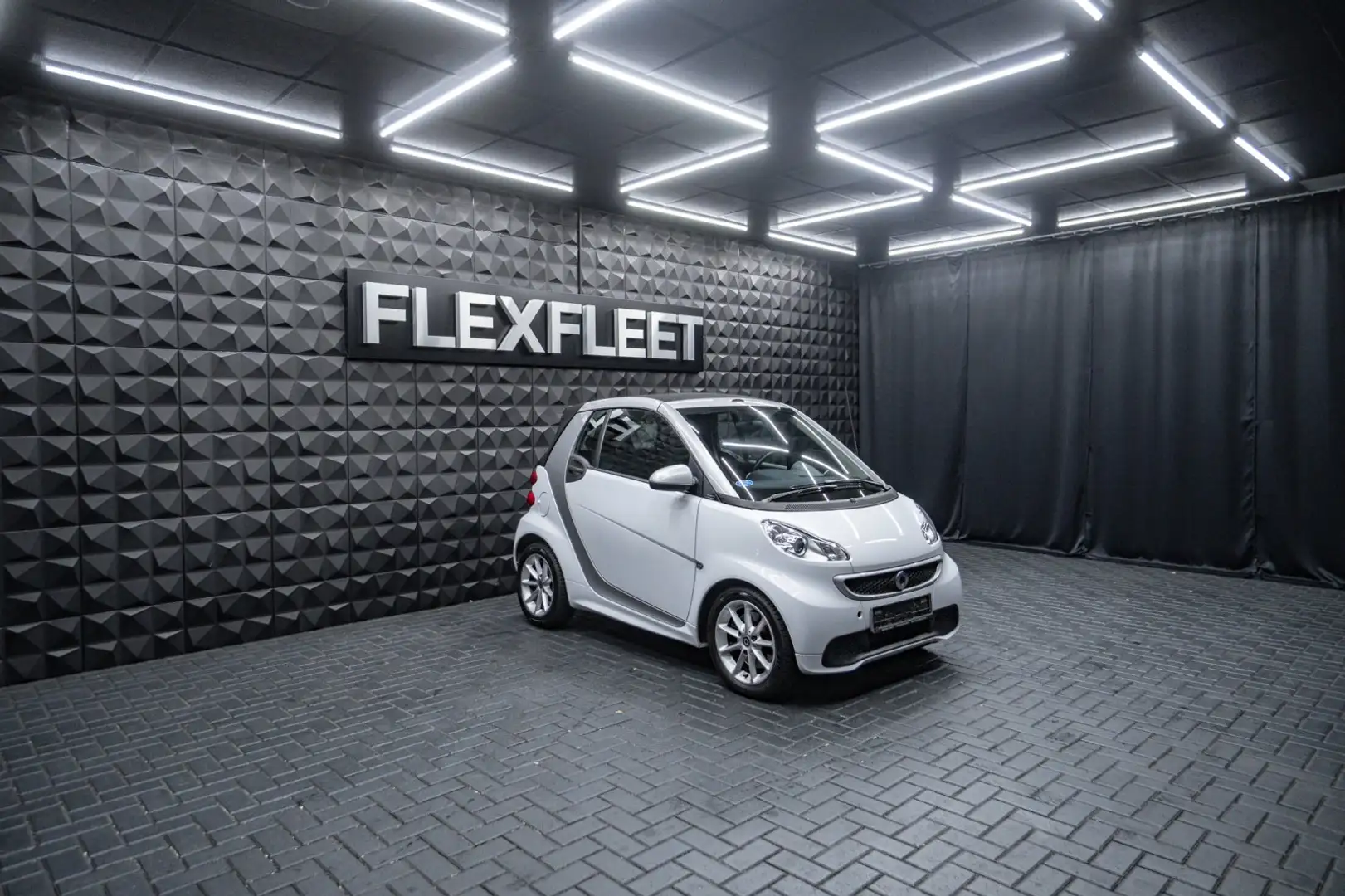 smart forTwo cdi EU5 Cabrio Passio Servo Silber - 1