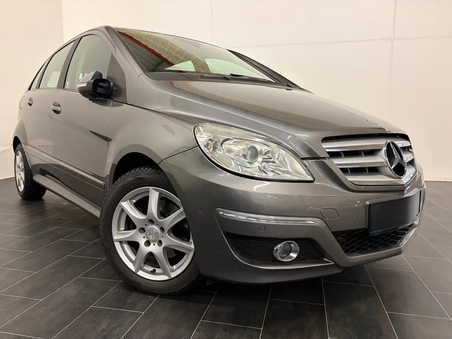 Mercedes-Benz B 180 180 CDI Aut. **Sitzheizung-PDC-Klima-Automatik** Grau - 1