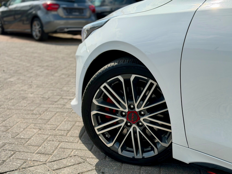 Kia ProCeed / pro_cee'd GT 1.6 T-GDi GT DCT ISG — photo 11