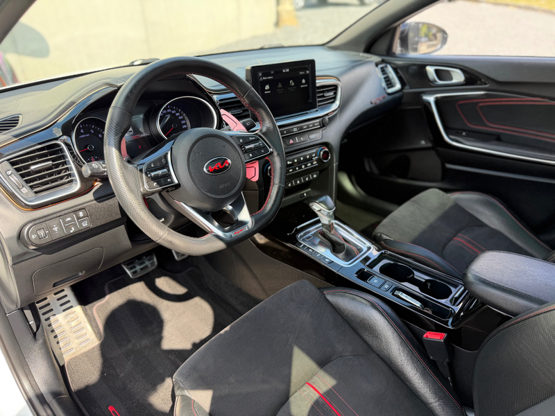 Kia ProCeed / pro_cee'd GT 1.6 T-GDi GT DCT ISG — photo 14
