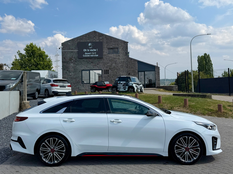 Kia ProCeed / pro_cee'd GT 1.6 T-GDi GT DCT ISG — photo 3