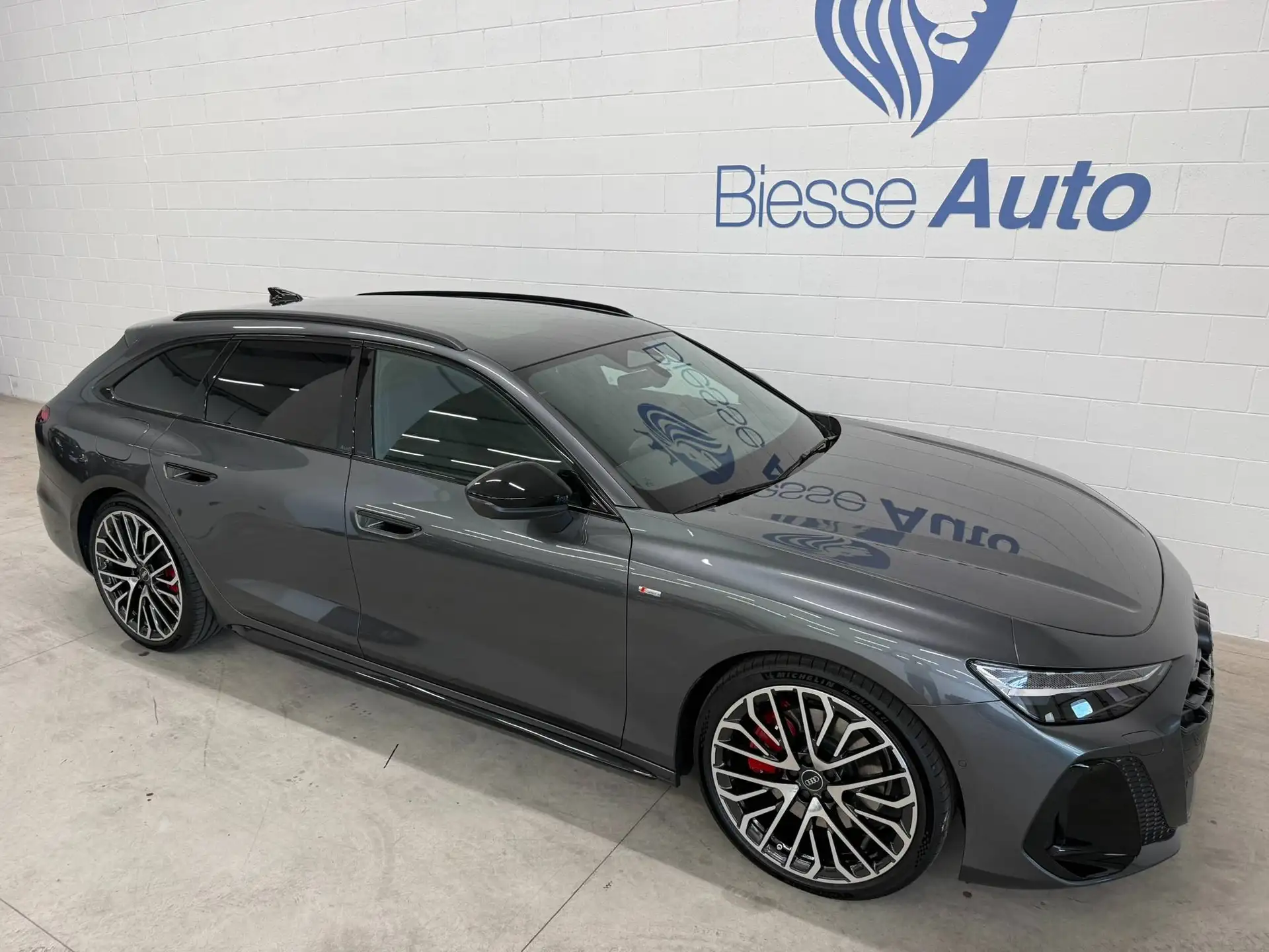 Audi A6 2026 건메탈 사진 2