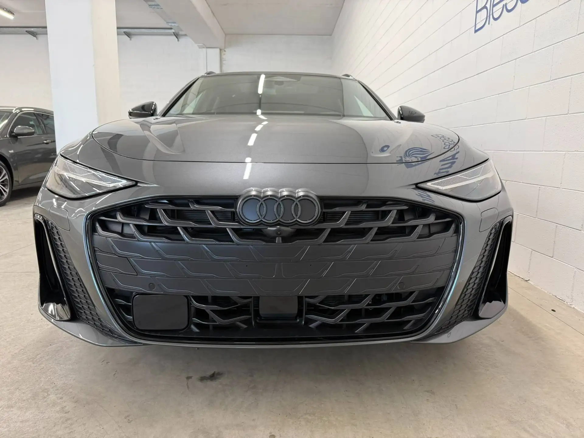 Audi A6 2026 건메탈 사진 8