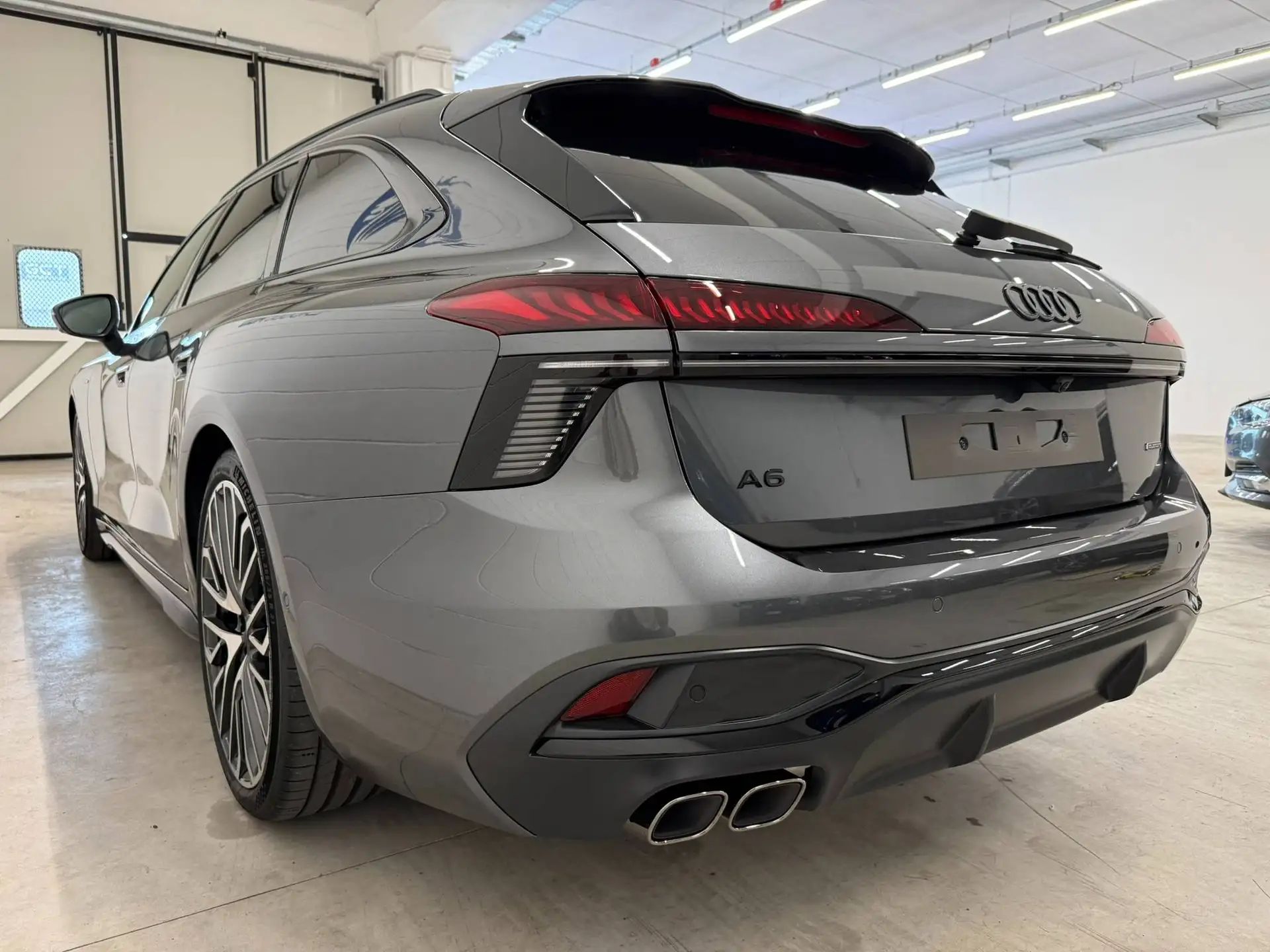 Audi A6 2026 건메탈 사진 5
