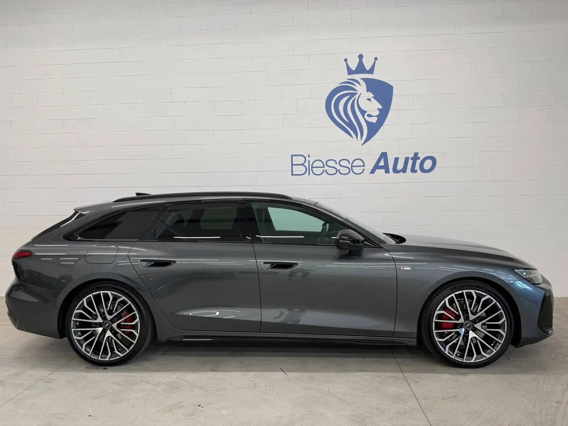 Audi A6 2026 건메탈 사진 3