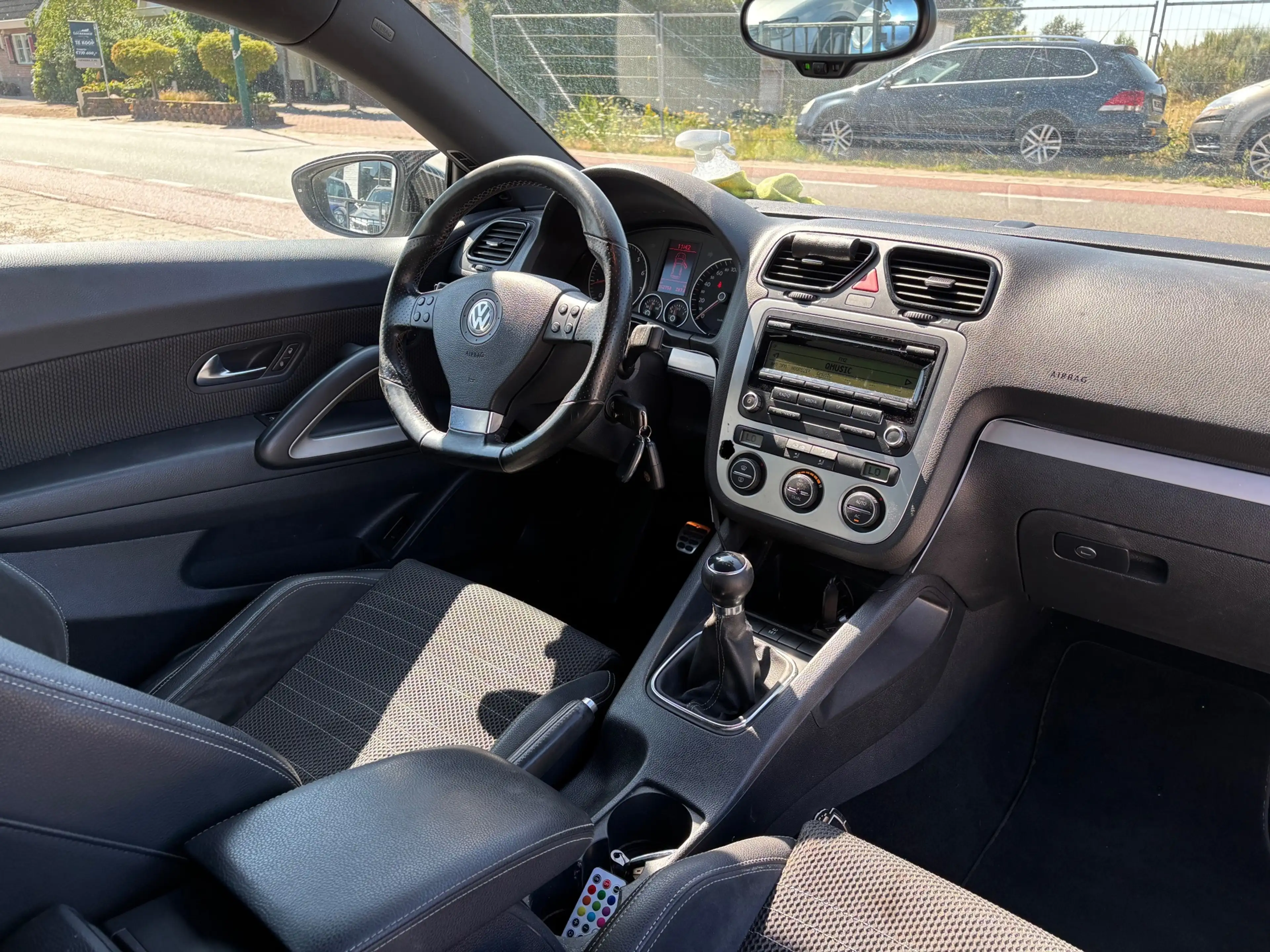 Volkswagen Scirocco 2.0 TSI Highline nette auto ! — photo 14