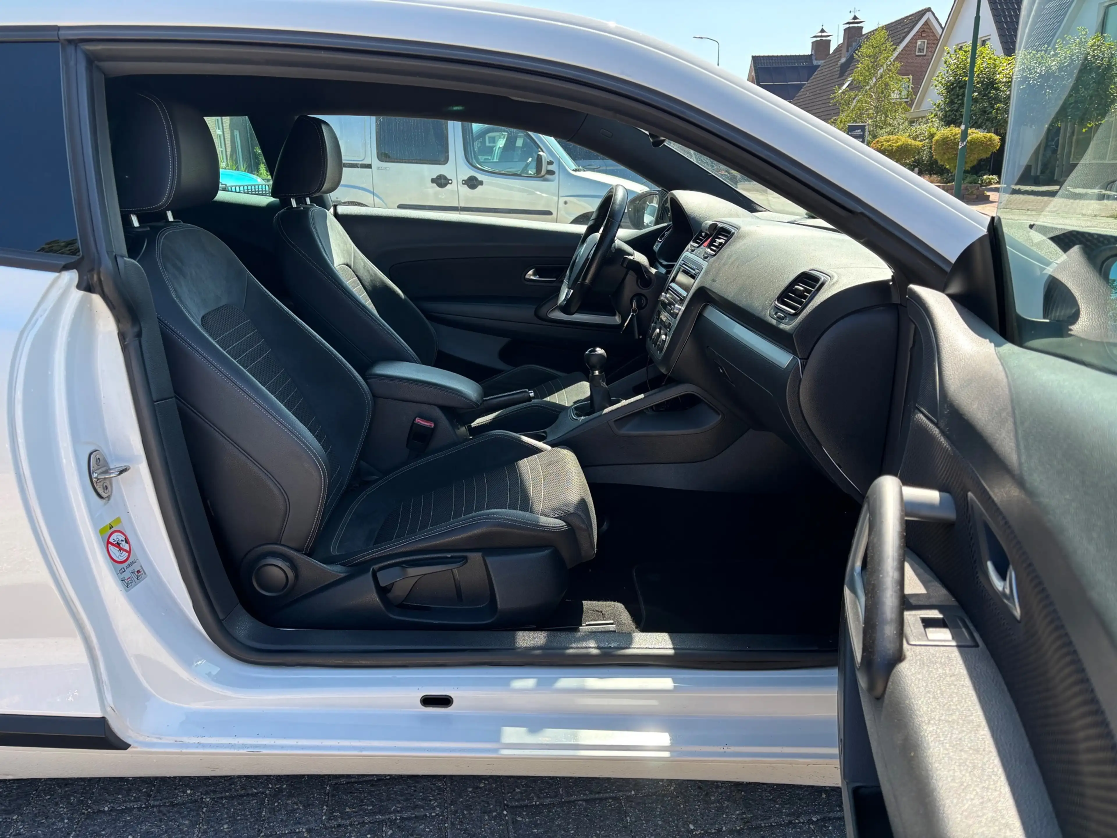 Volkswagen Scirocco 2.0 TSI Highline nette auto ! — photo 12