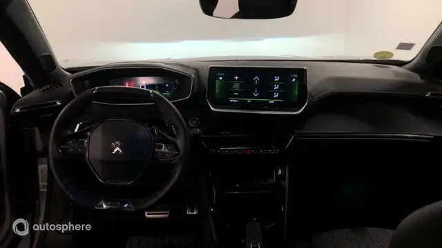 Peugeot 2008 view 11
