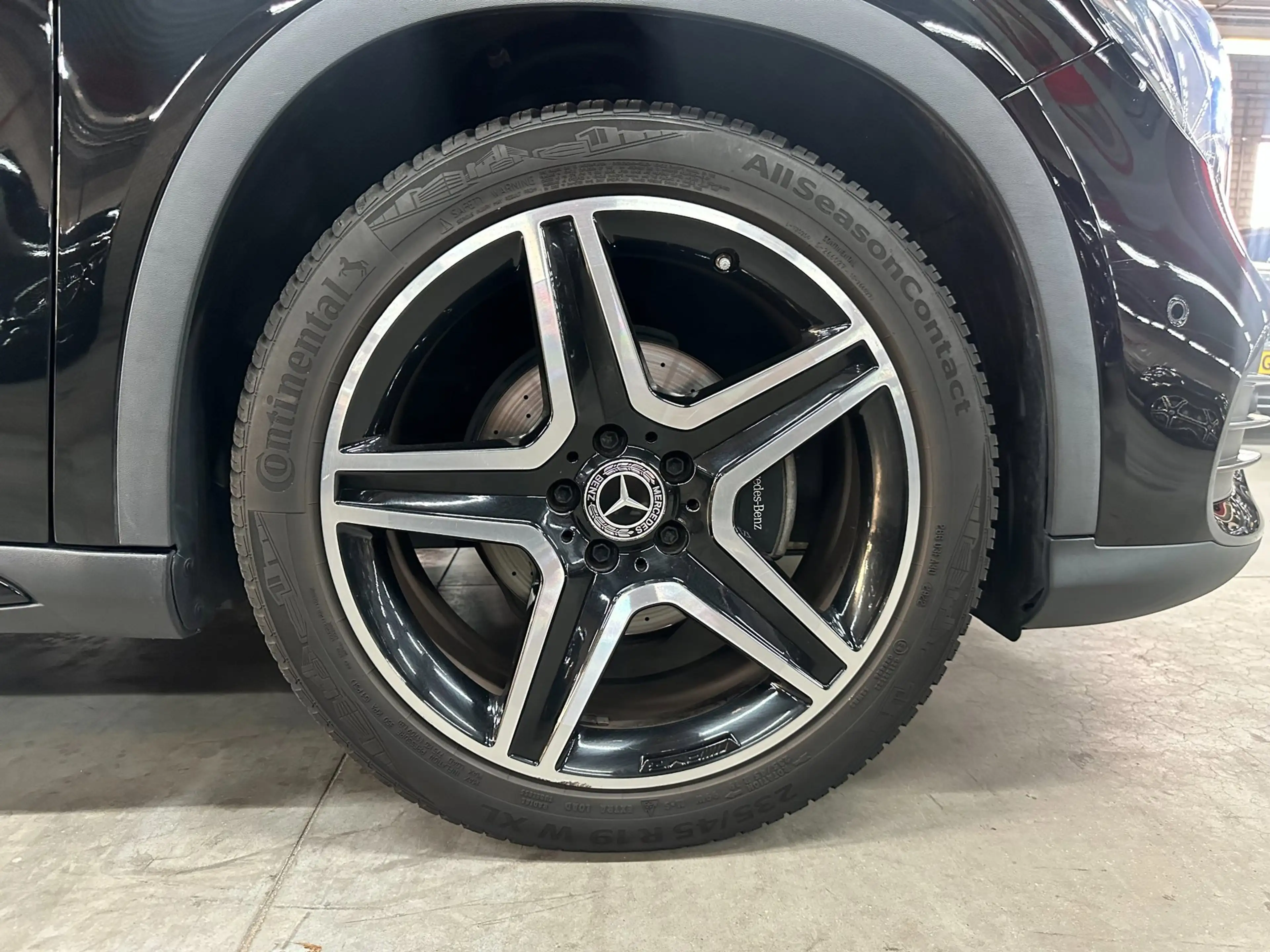 Mercedes-Benz GLA 180 Business Solution, AMG, Pano, Xenon — photo 3