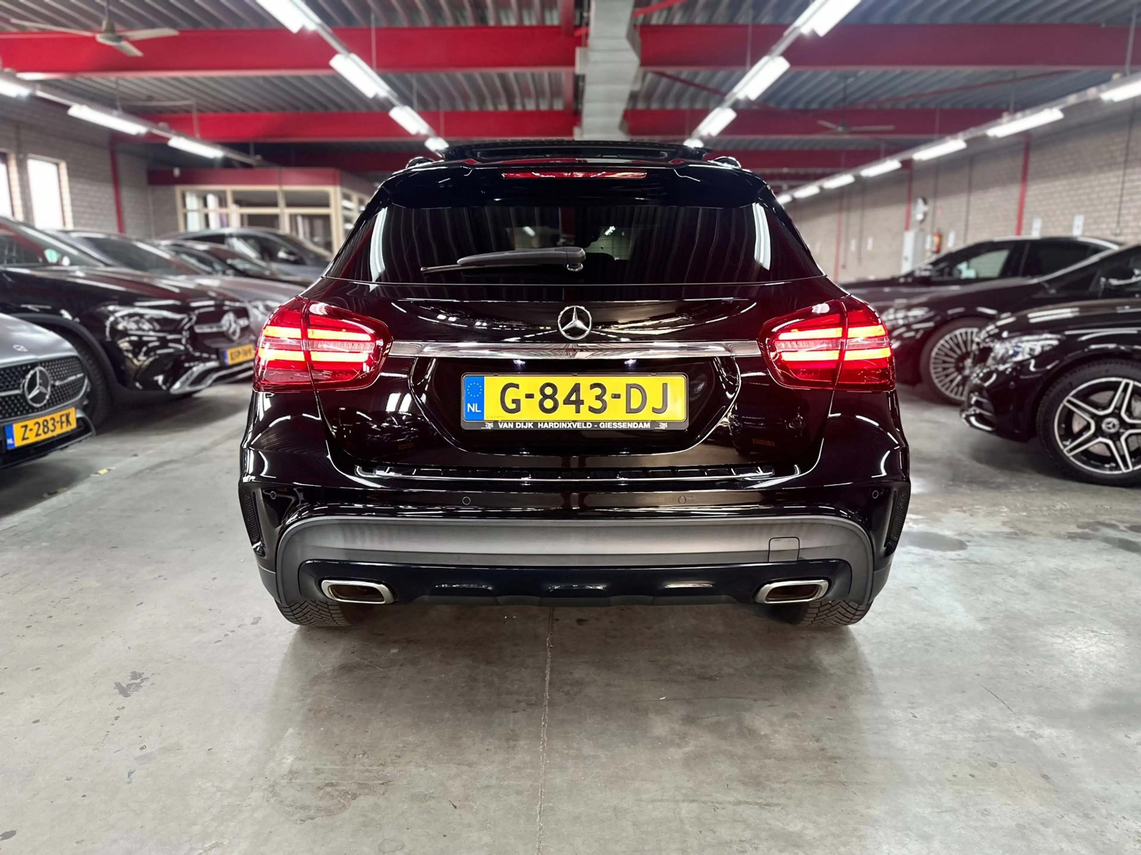Mercedes-Benz GLA 180 Business Solution, AMG, Pano, Xenon — photo 4