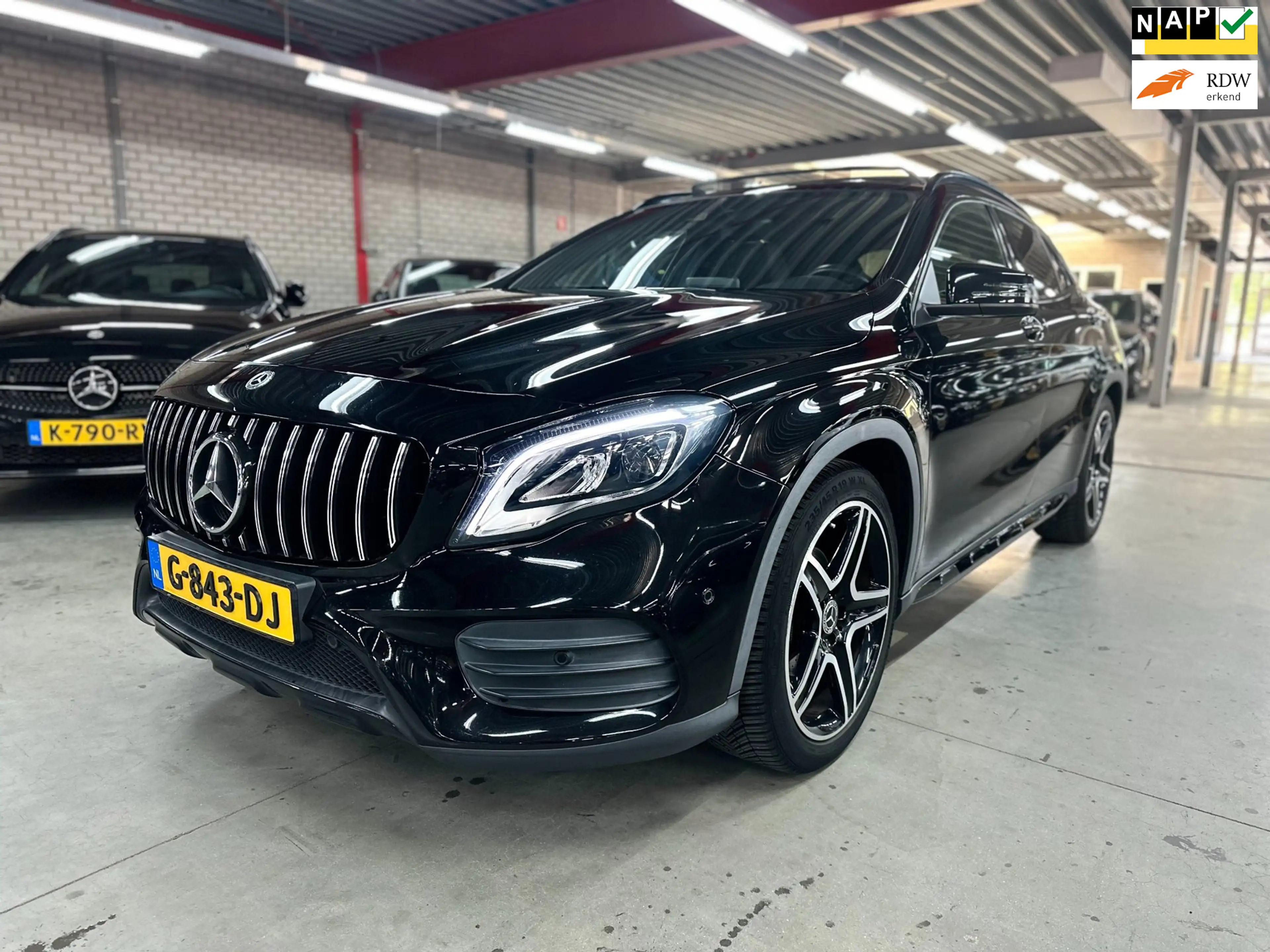 Mercedes-Benz GLA 180 Business Solution, AMG, Pano, Xenon