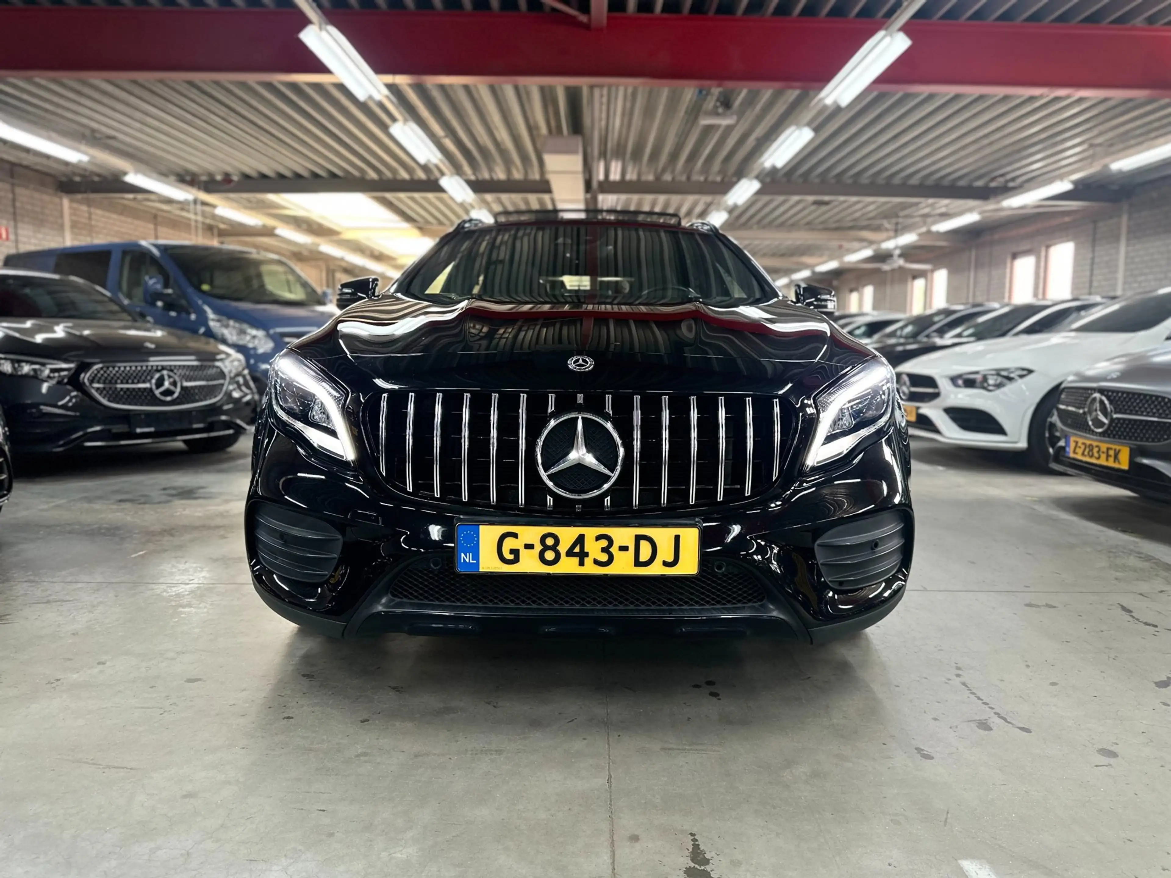 Mercedes-Benz GLA 180 Business Solution, AMG, Pano, Xenon — photo 8