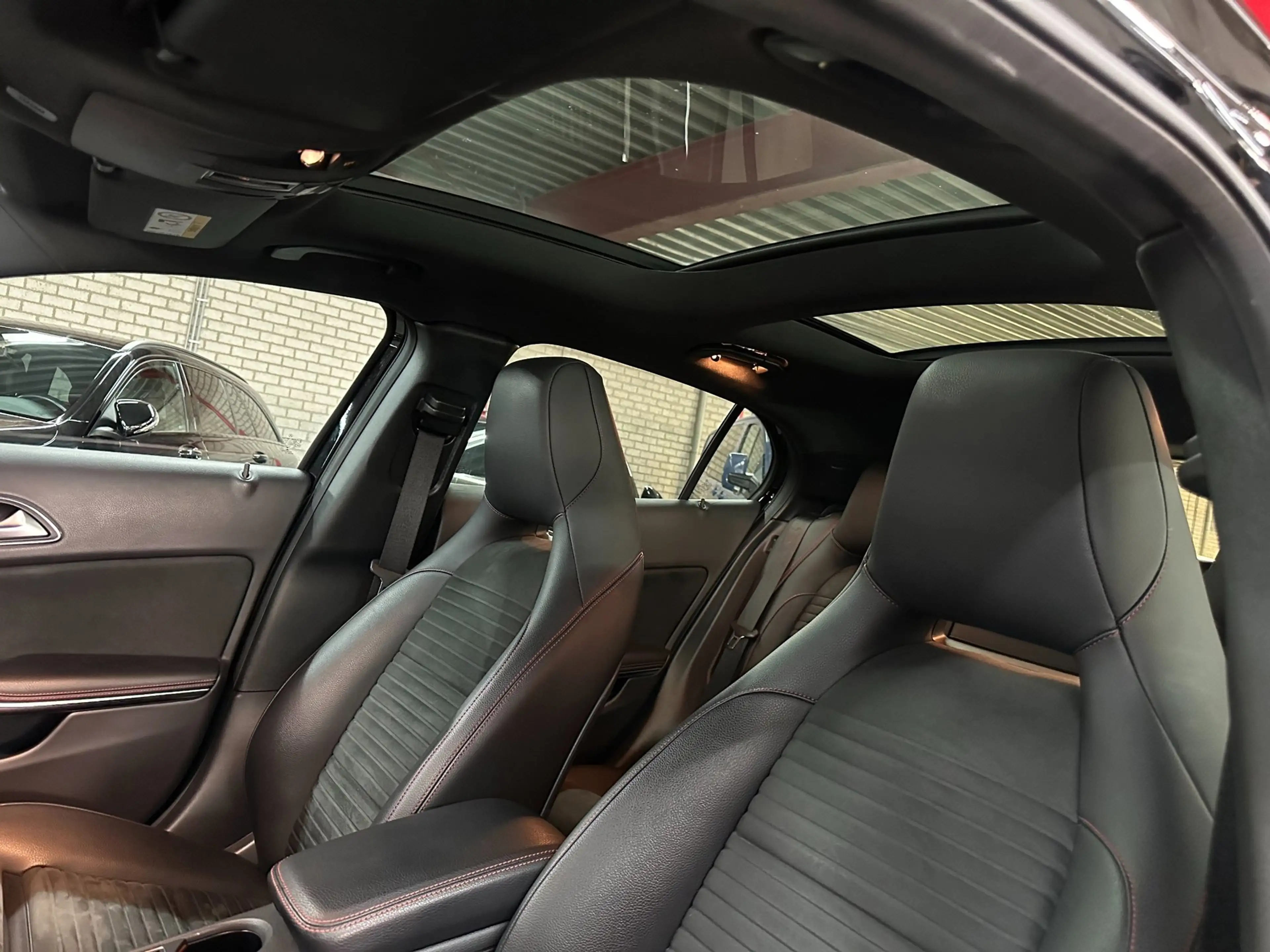 Mercedes-Benz GLA 180 Business Solution, AMG, Pano, Xenon — photo 14