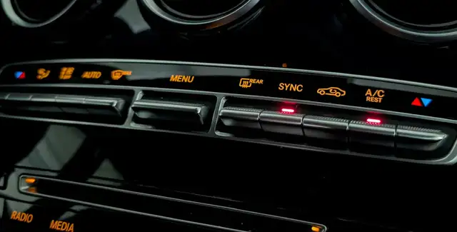 Mercedes-Benz C-Class view 2