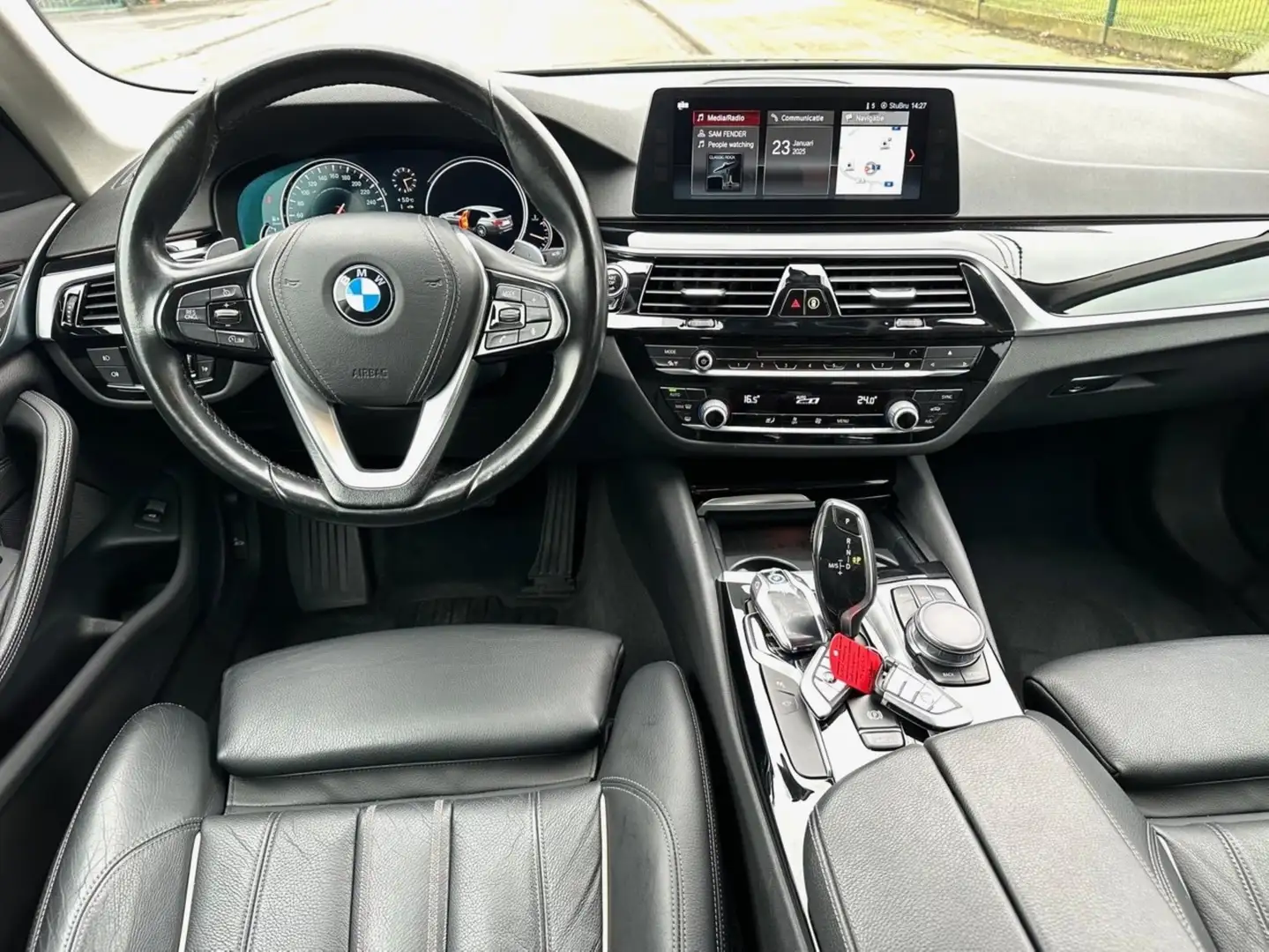 BMW 520 Touring 520 dA Business Edition (ACO) Grijs - 1