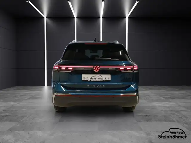 Volkswagen Tiguan view 5
