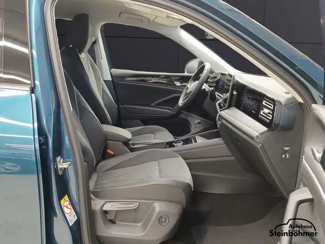 Volkswagen Tiguan view 14