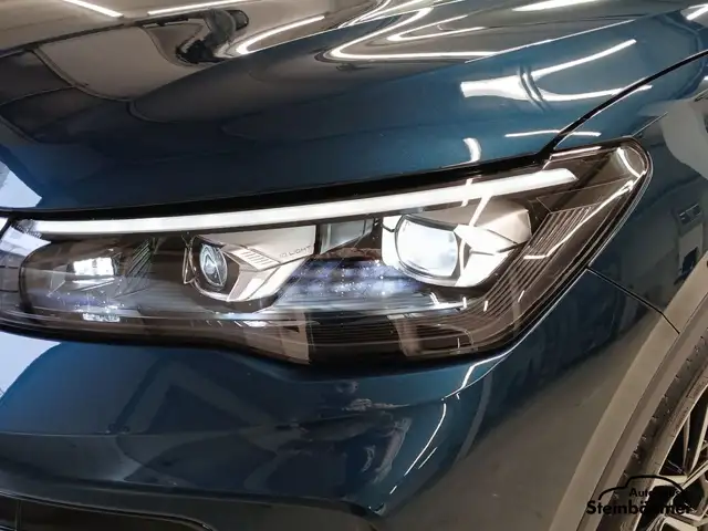 Volkswagen Tiguan view 12