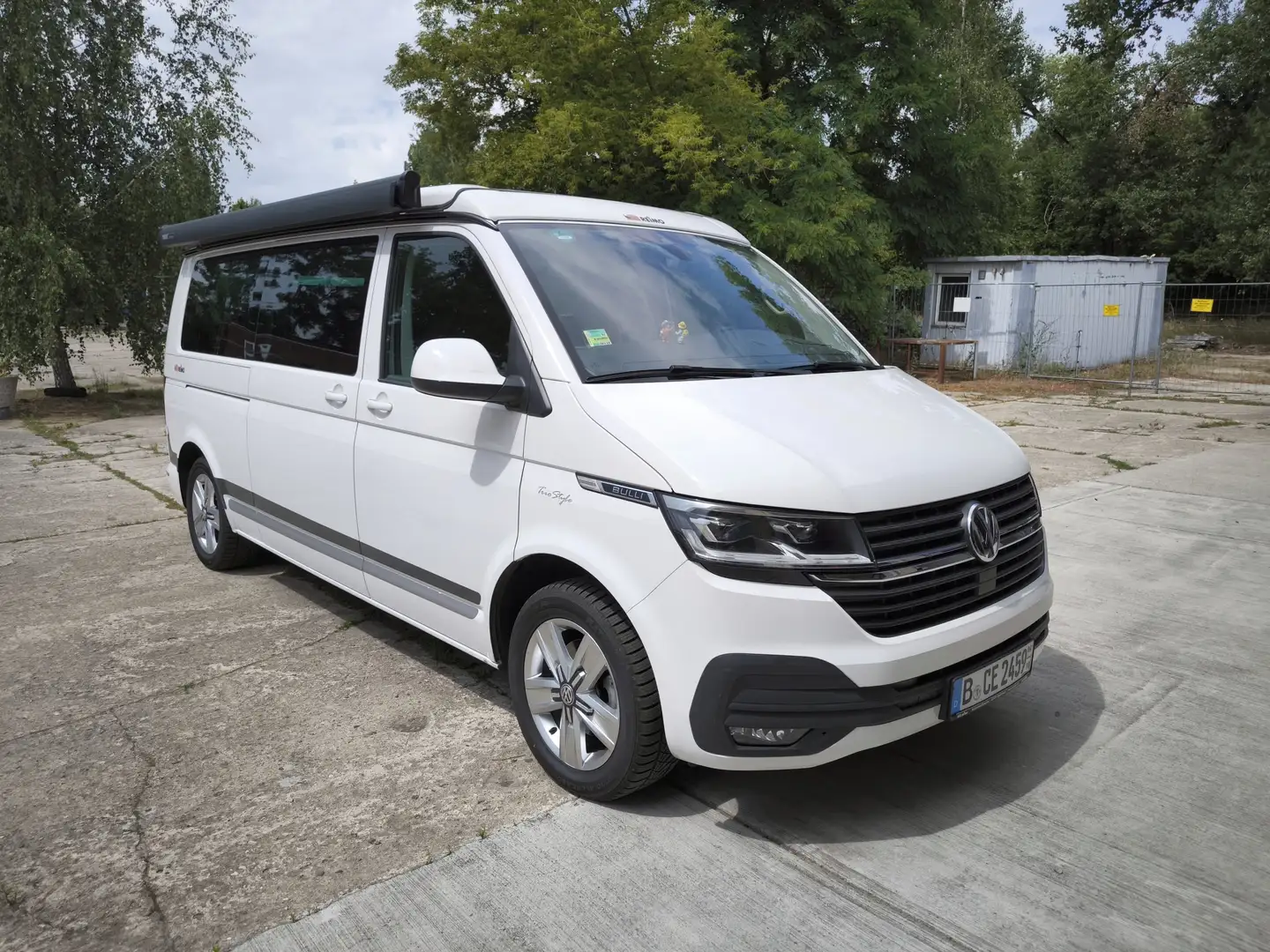 Volkswagen T6.1 Kombi Campingbus REIMO TrioStyle Langer Radstand Weiß - 1