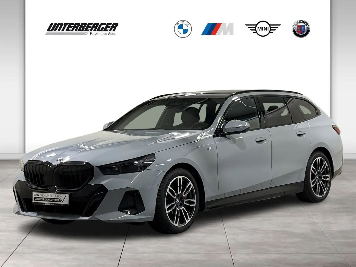 BMW 540 d xDrive Touring M Sportpaket Standhzg AHK siva - 1