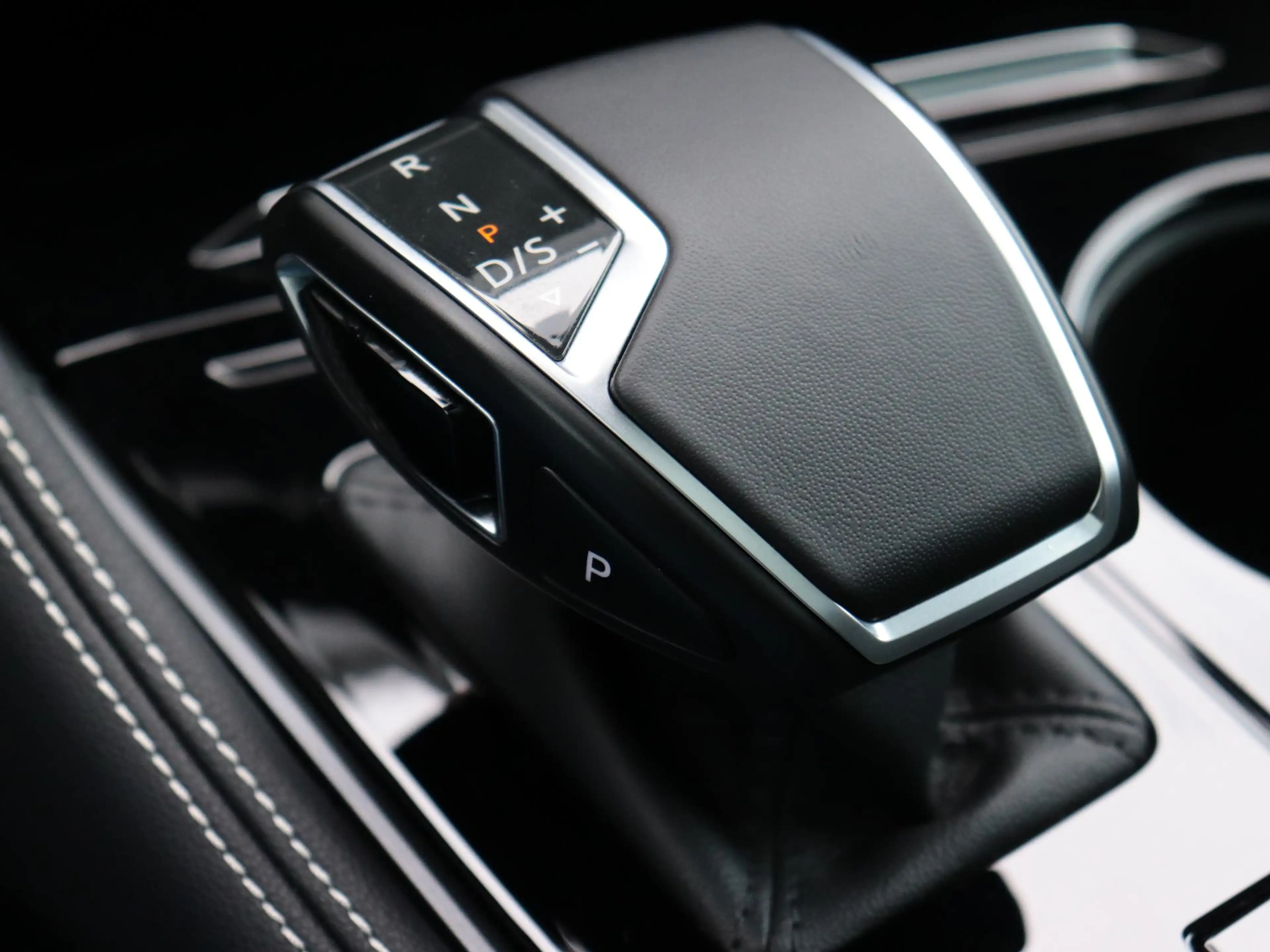 Volkswagen Touareg 3.0 TSi eHybrid 4MOTION Elegance | Nachtvisie | St — photo 13