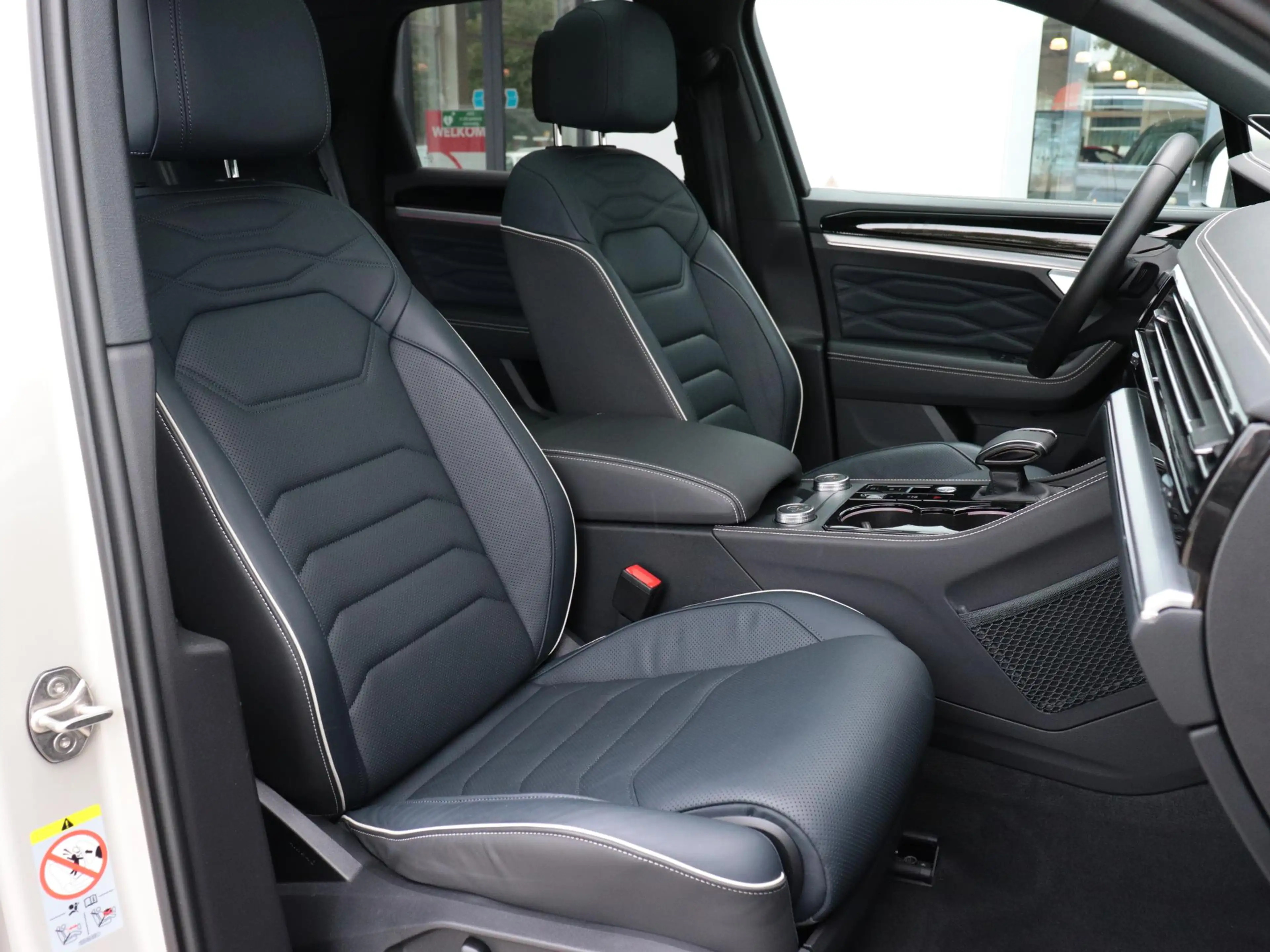 Volkswagen Touareg 3.0 TSi eHybrid 4MOTION Elegance | Nachtvisie | St — photo 9