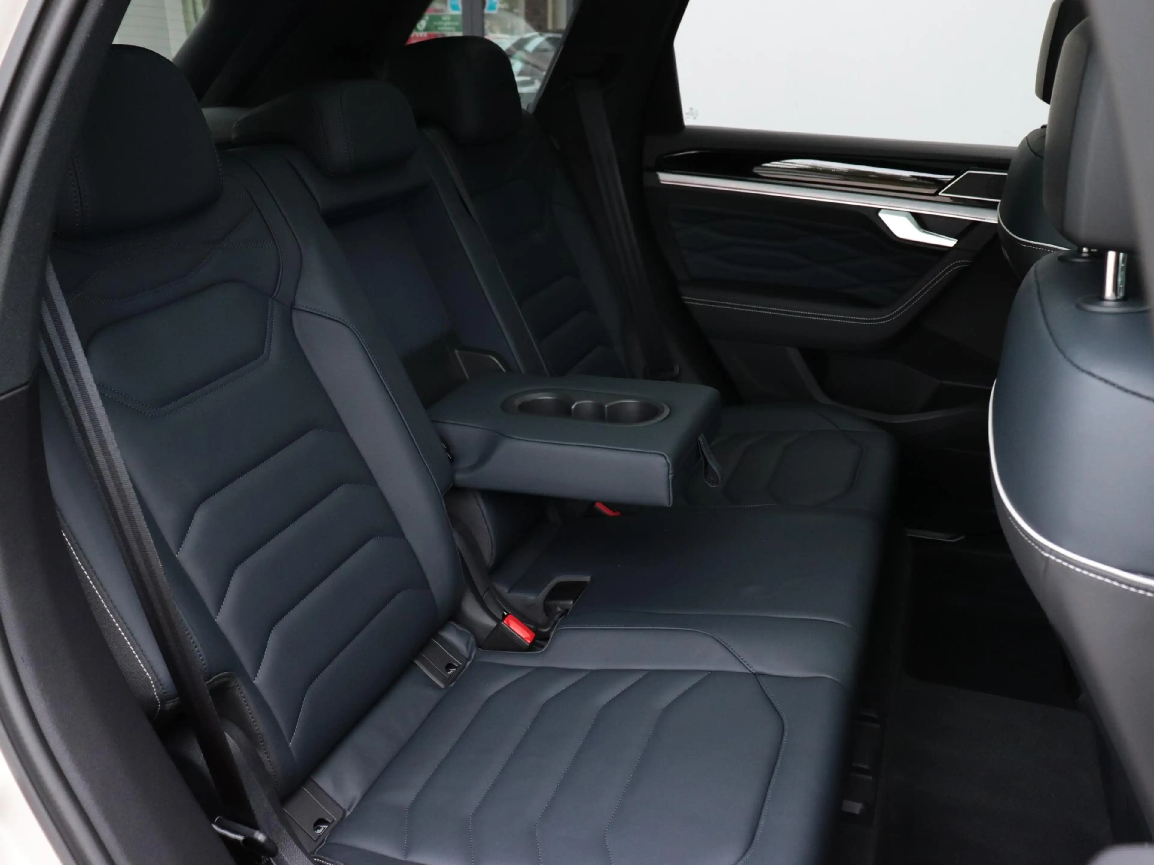 Volkswagen Touareg 3.0 TSi eHybrid 4MOTION Elegance | Nachtvisie | St — photo 11