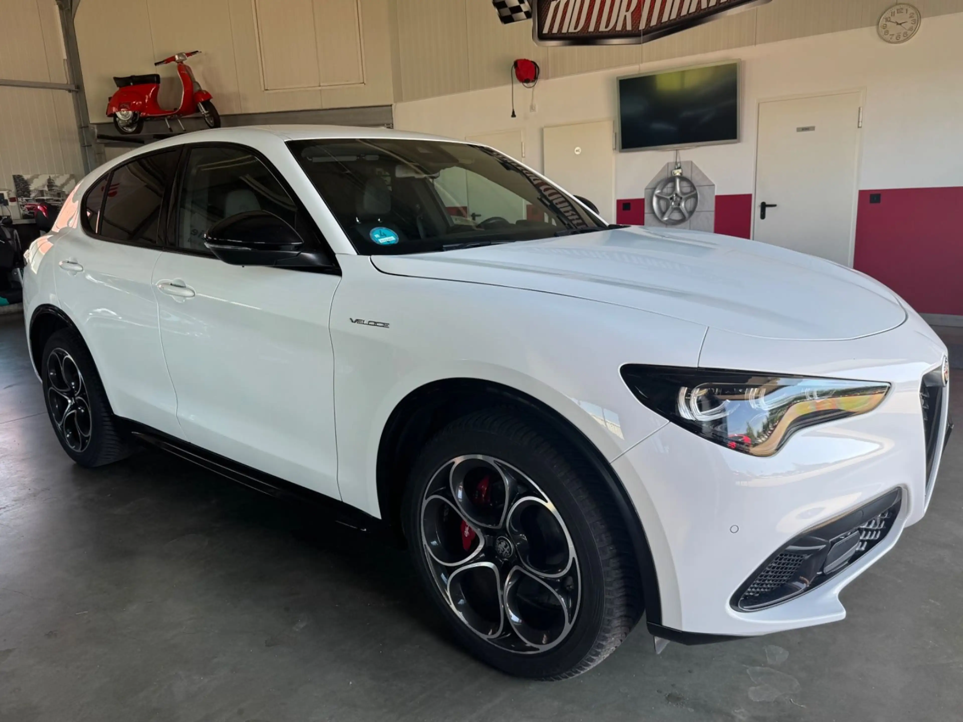 Alfa Romeo Stelvio Veloce Q4 — photo 9