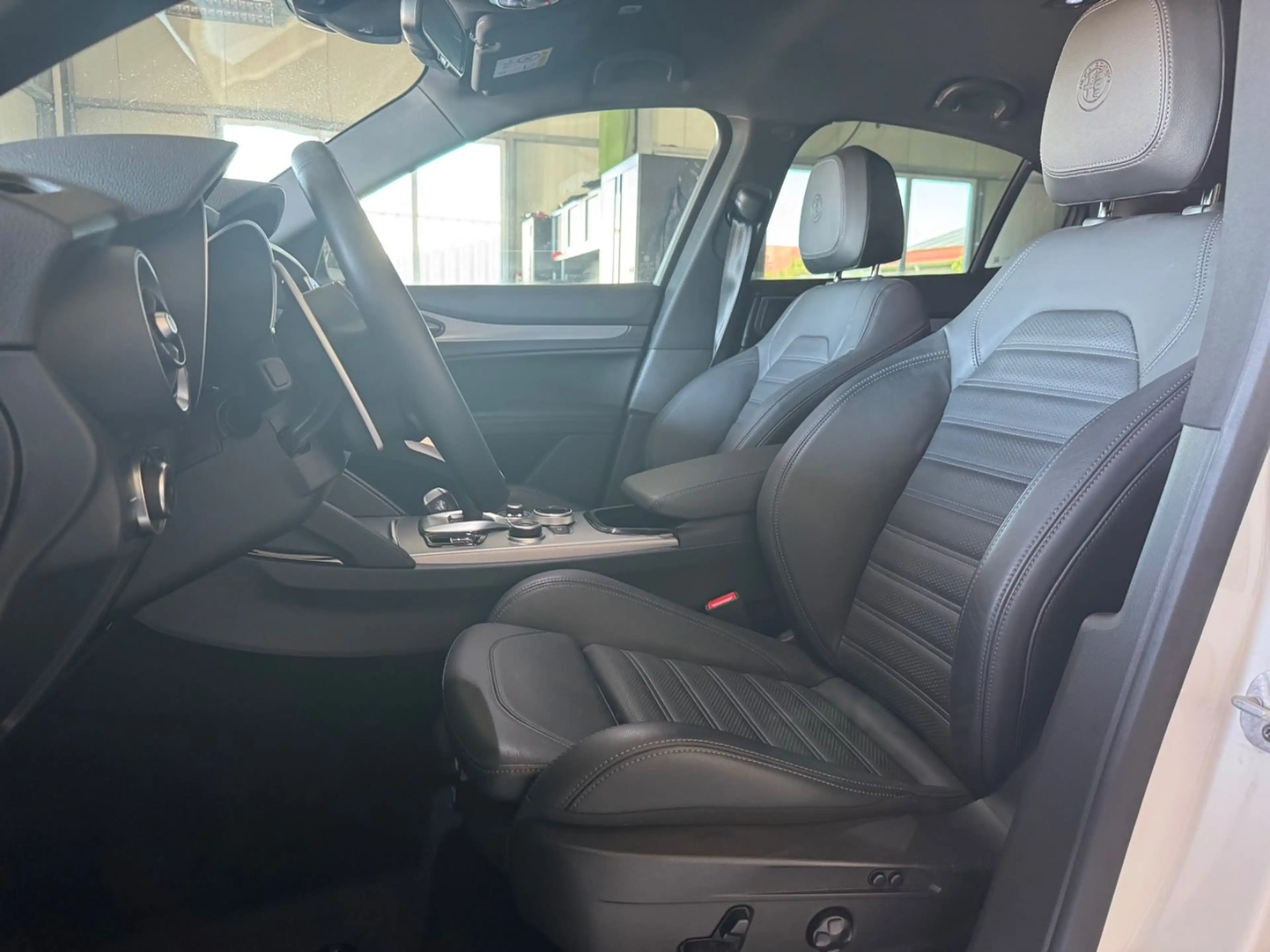 Alfa Romeo Stelvio Veloce Q4 — photo 13