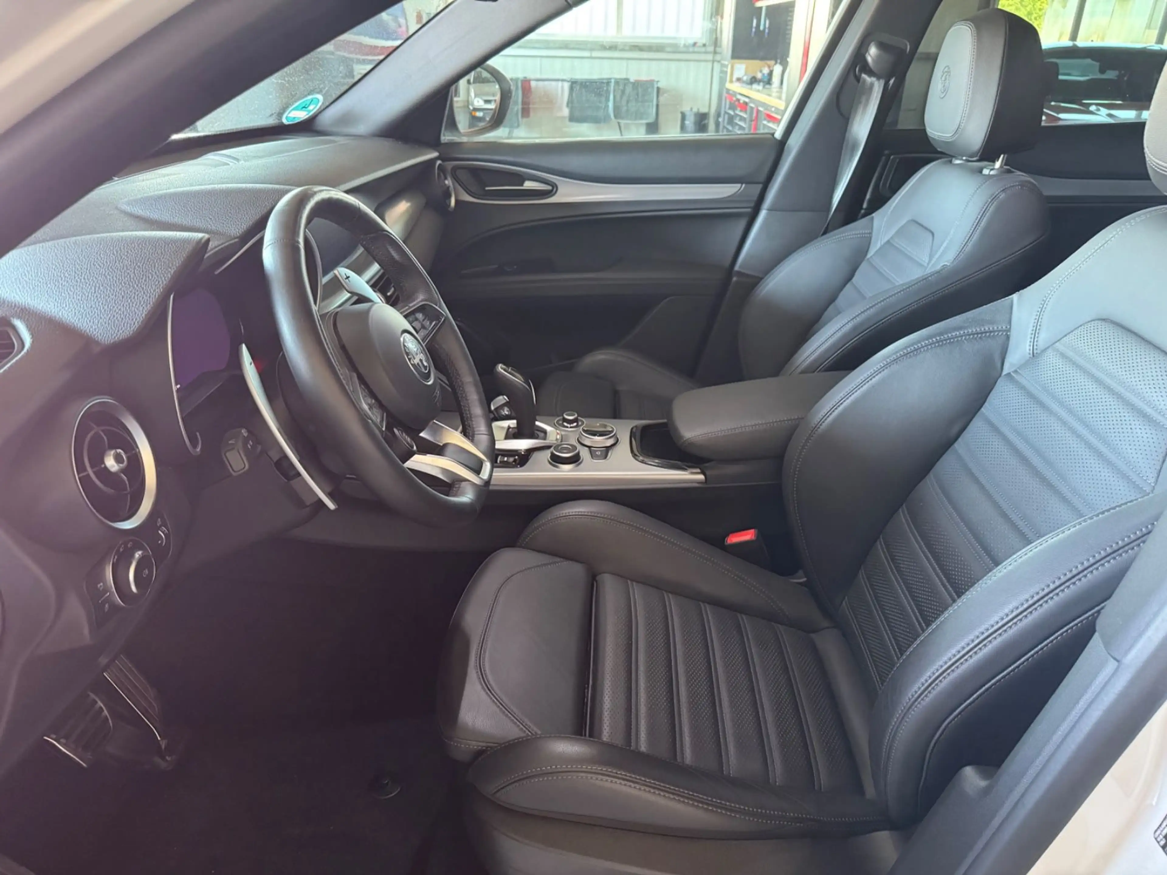 Alfa Romeo Stelvio Veloce Q4 — photo 12