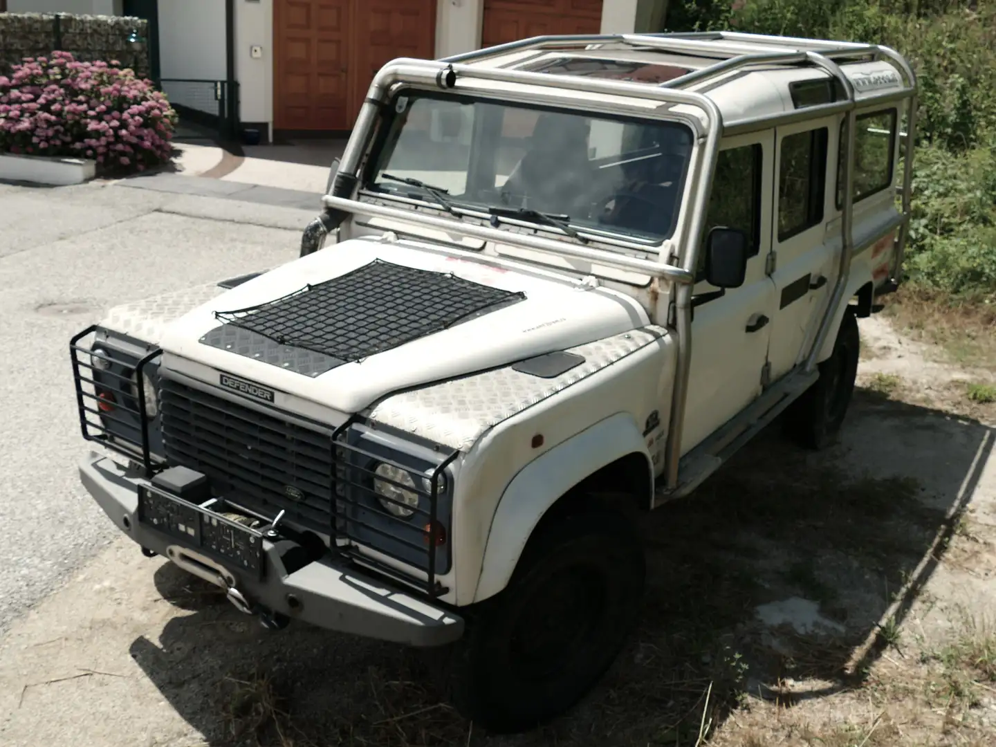 Land Rover Defender Land Rover Defender 110" Station 300 TDi Alb - 2