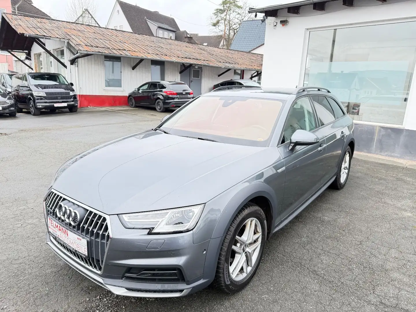 Audi A4 allroad quattro/Navi/Vollleder/Bi-Xenon/AHK/ Grau - 1