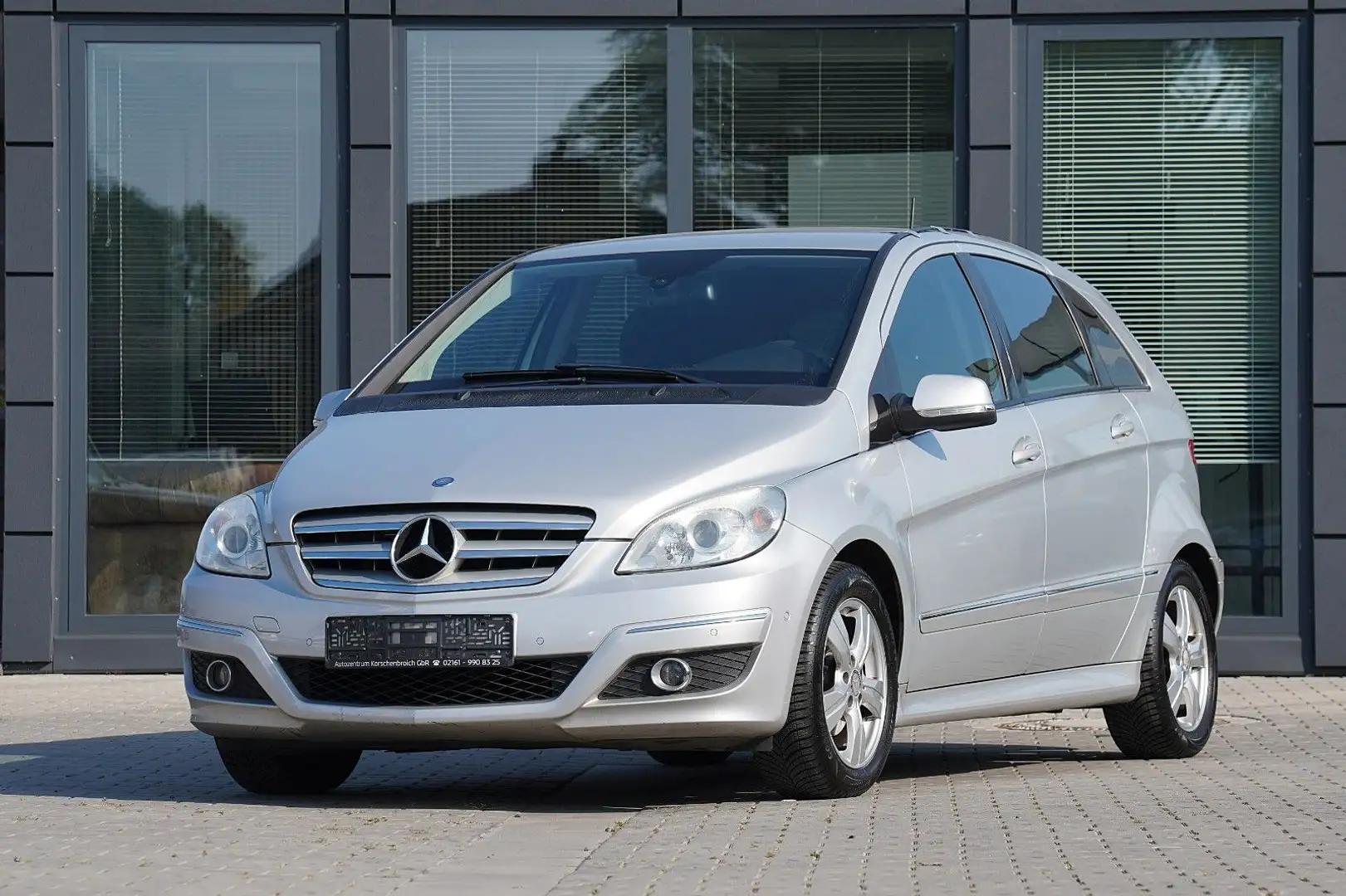 Mercedes-Benz B 170 Automatik *MIT 3 JAHRE GARANTIE !!!* Silber - 1