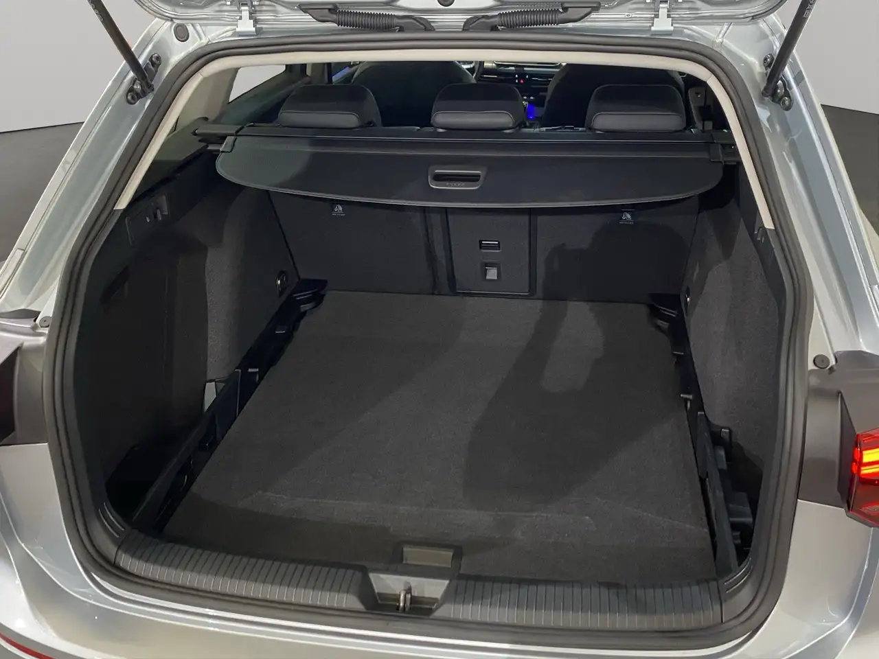 Volkswagen Golf VIII Variant 2.0 TDI Goal / Navi LED AHK, миниатюра 12