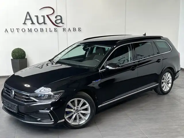 Volkswagen Passat view 2
