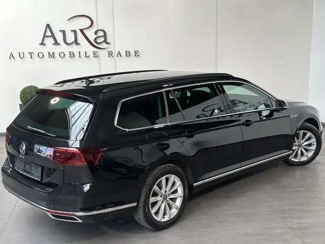 Volkswagen Passat view 5