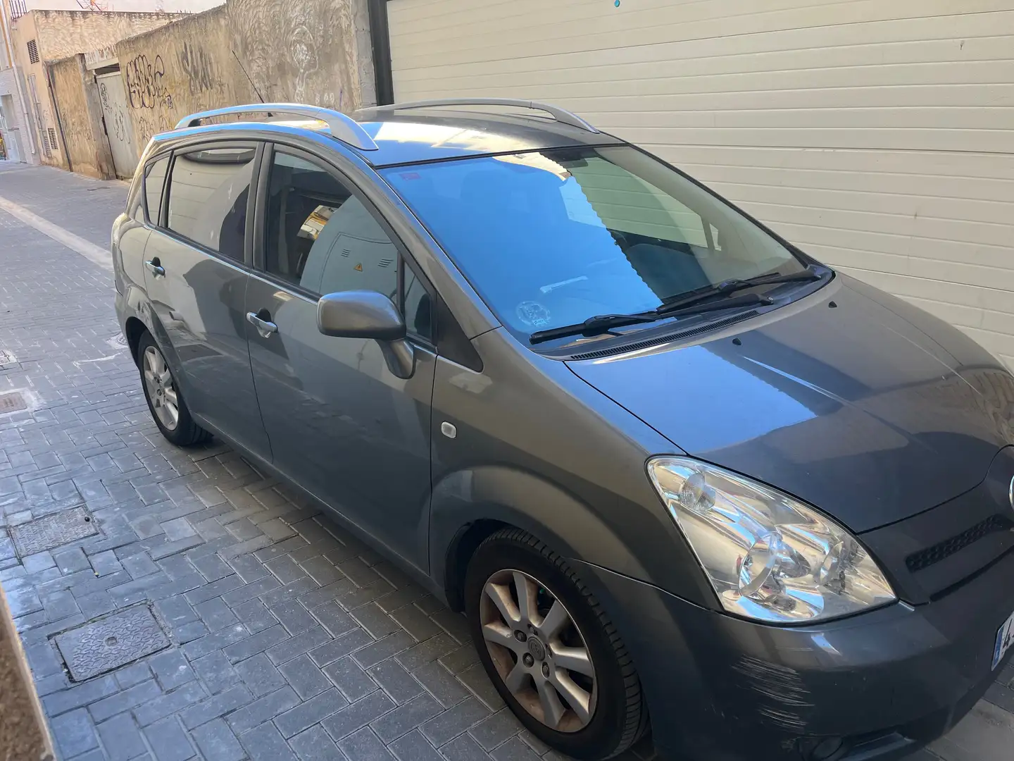 Toyota Corolla Verso Corolla Verso 2.2D4D Sol Sol Gris - 2