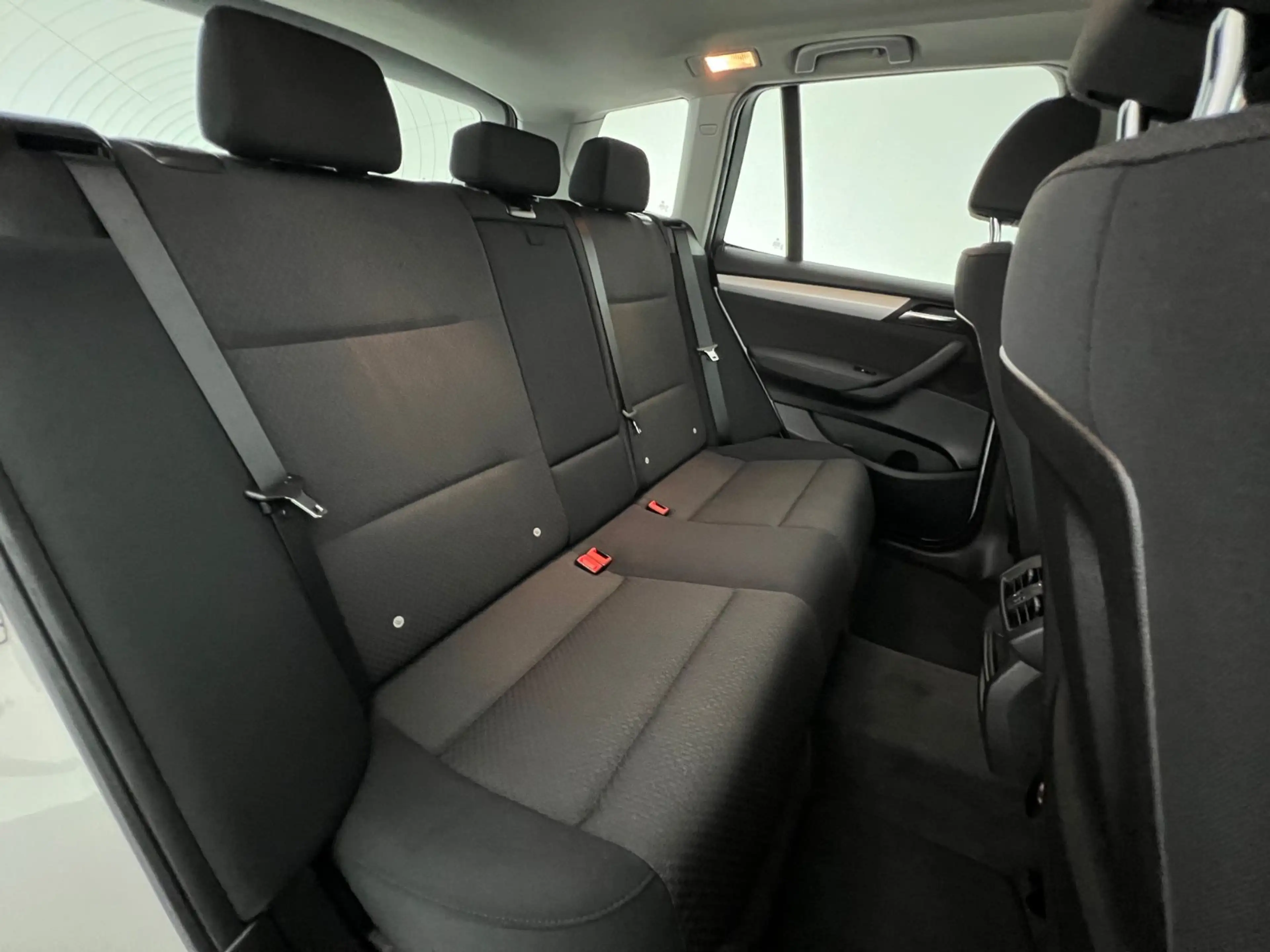 BMW X3 20d / 4x4 / NUR 42.tKM / RENTNER/ GARANTIE — photo 7
